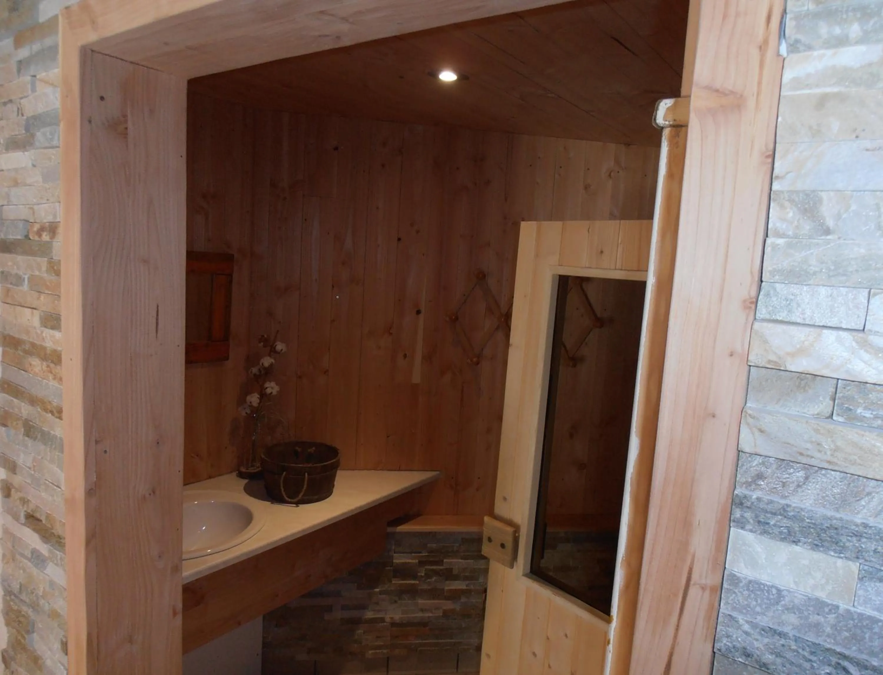 Spa and wellness centre/facilities in Hôtel L'Echaillon