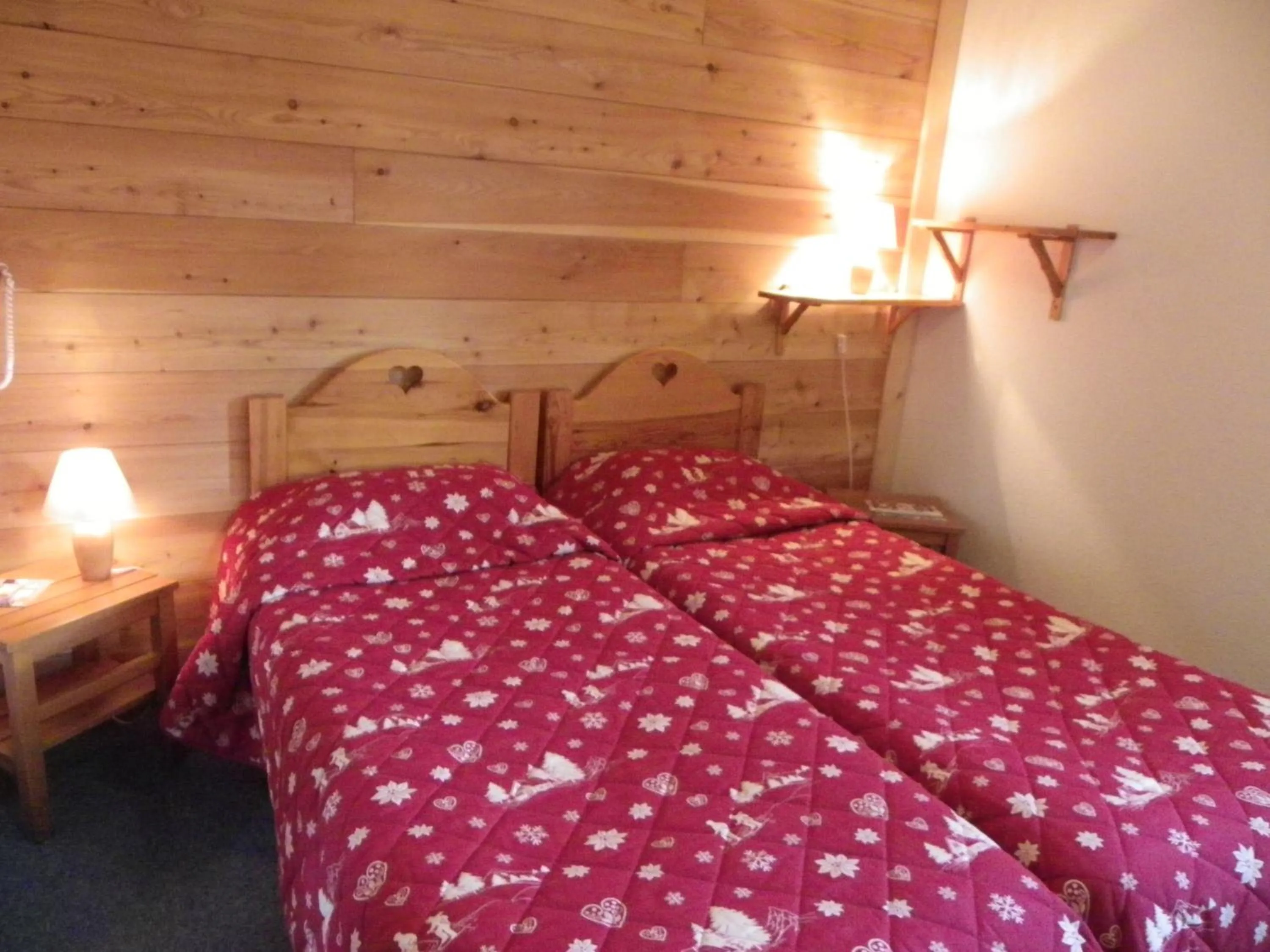 Bed in Hôtel L'Echaillon