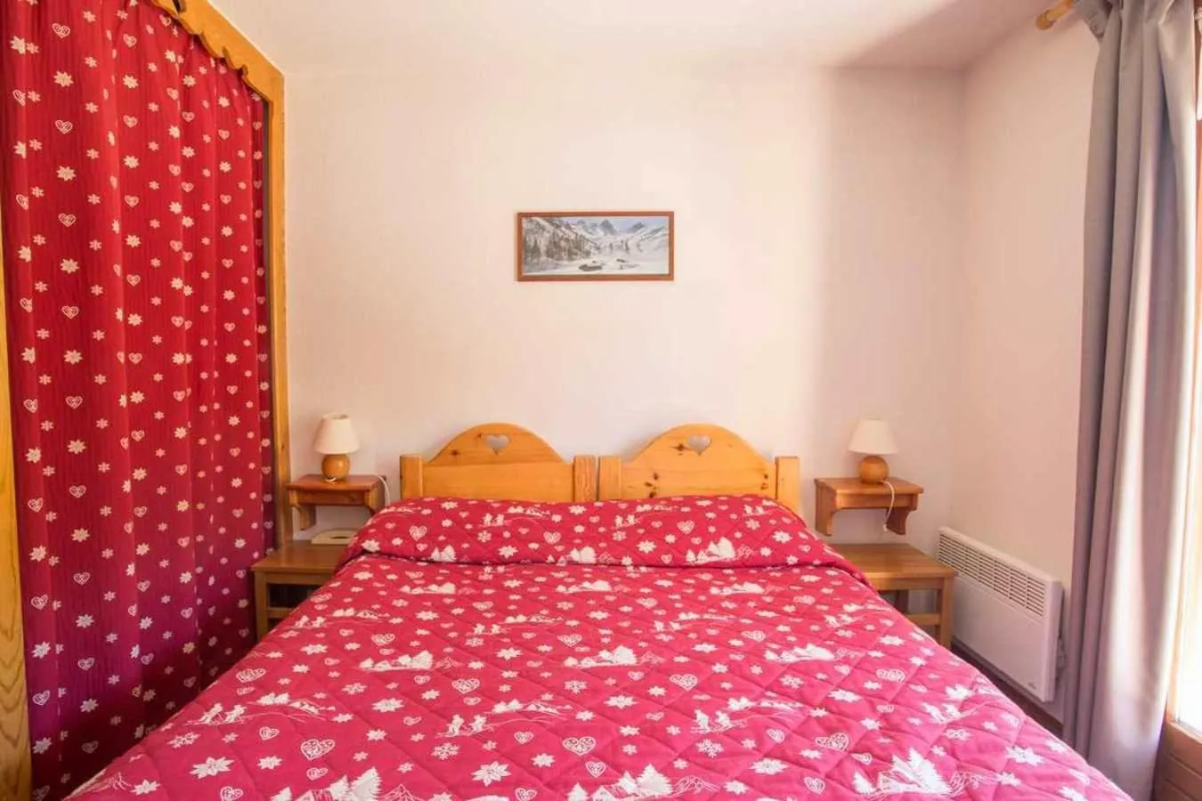 Bed in Hôtel L'Echaillon