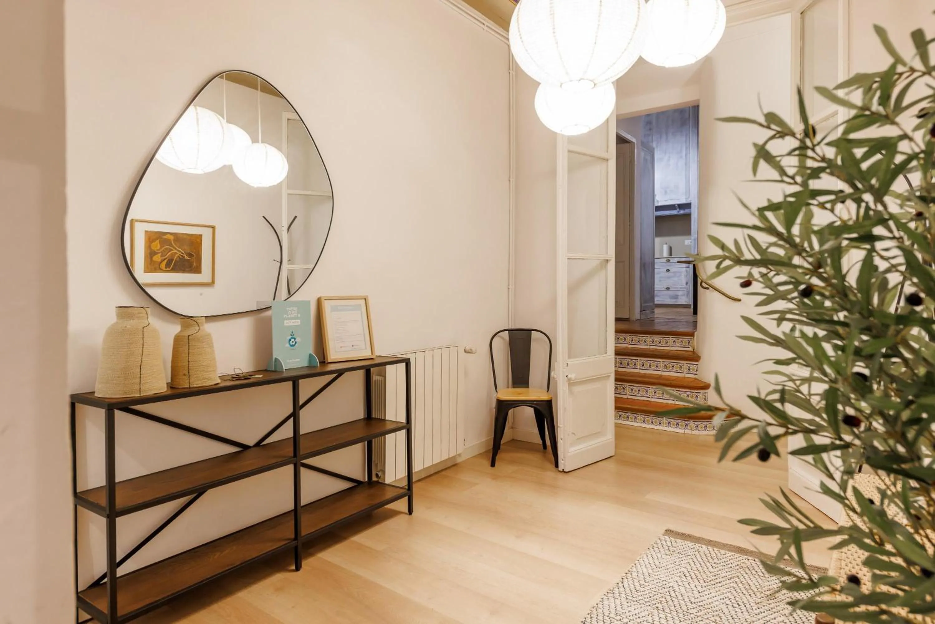 Facade/entrance in Bravissimo Plaça del Vi, Authentic Historic Apartment