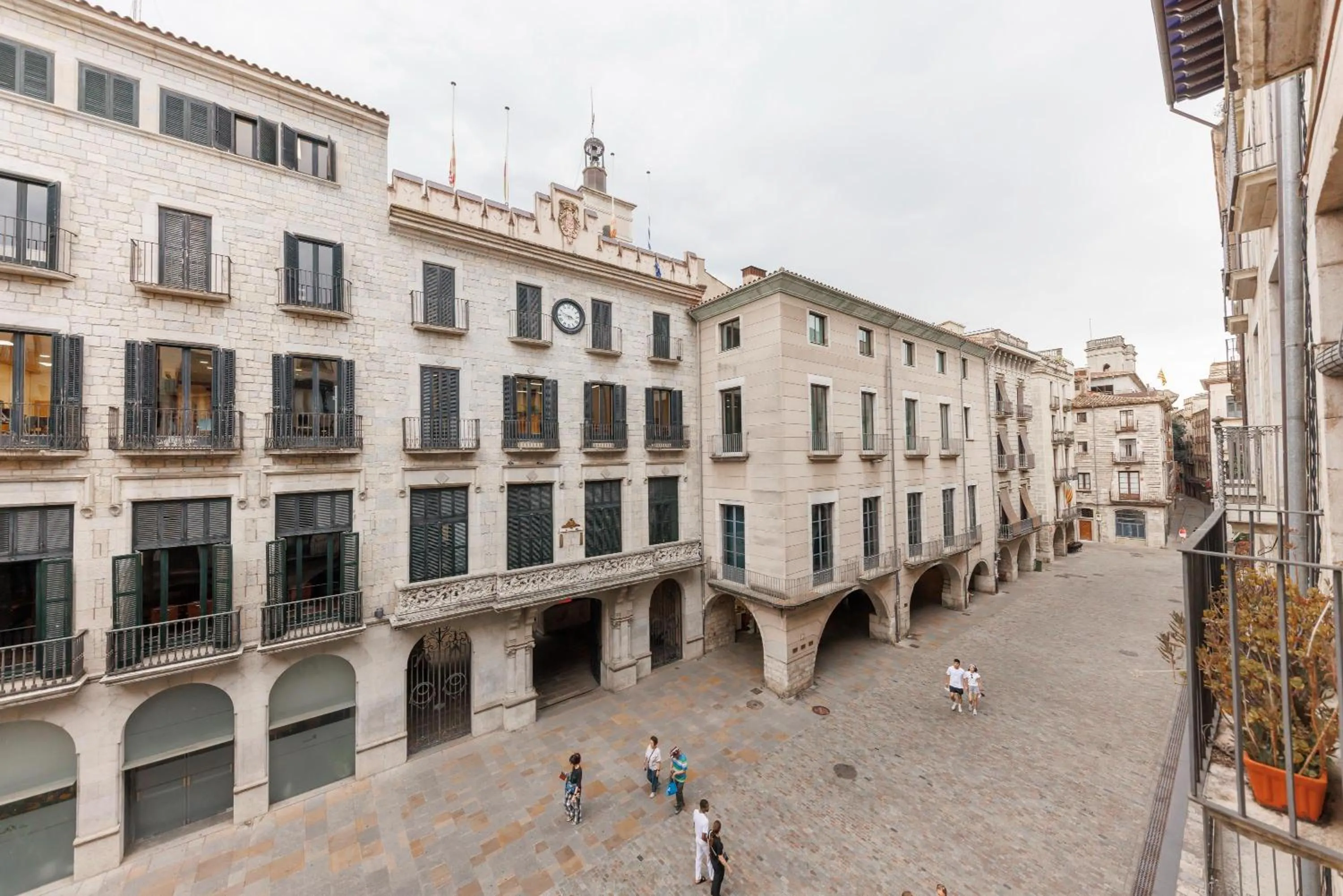Neighbourhood in Bravissimo Plaça del Vi, Authentic Historic Apartment