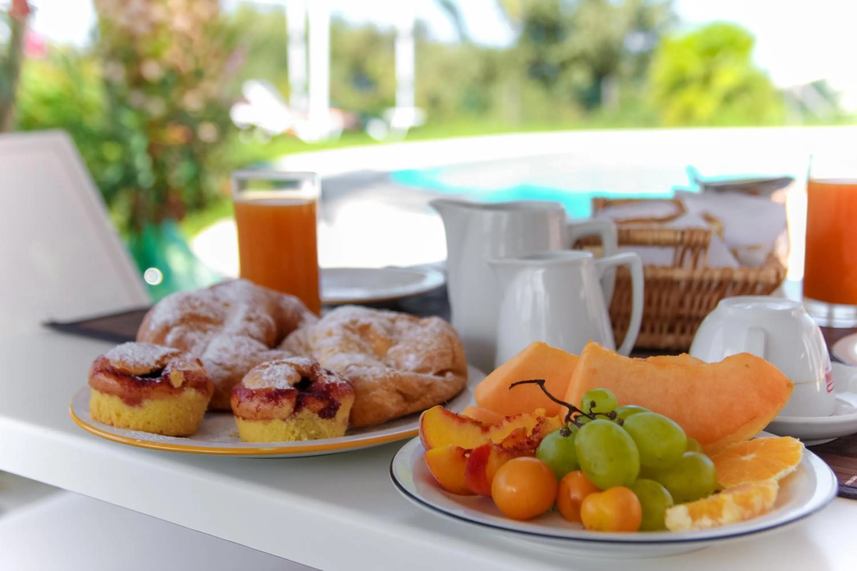 Food and drinks in B&B White House