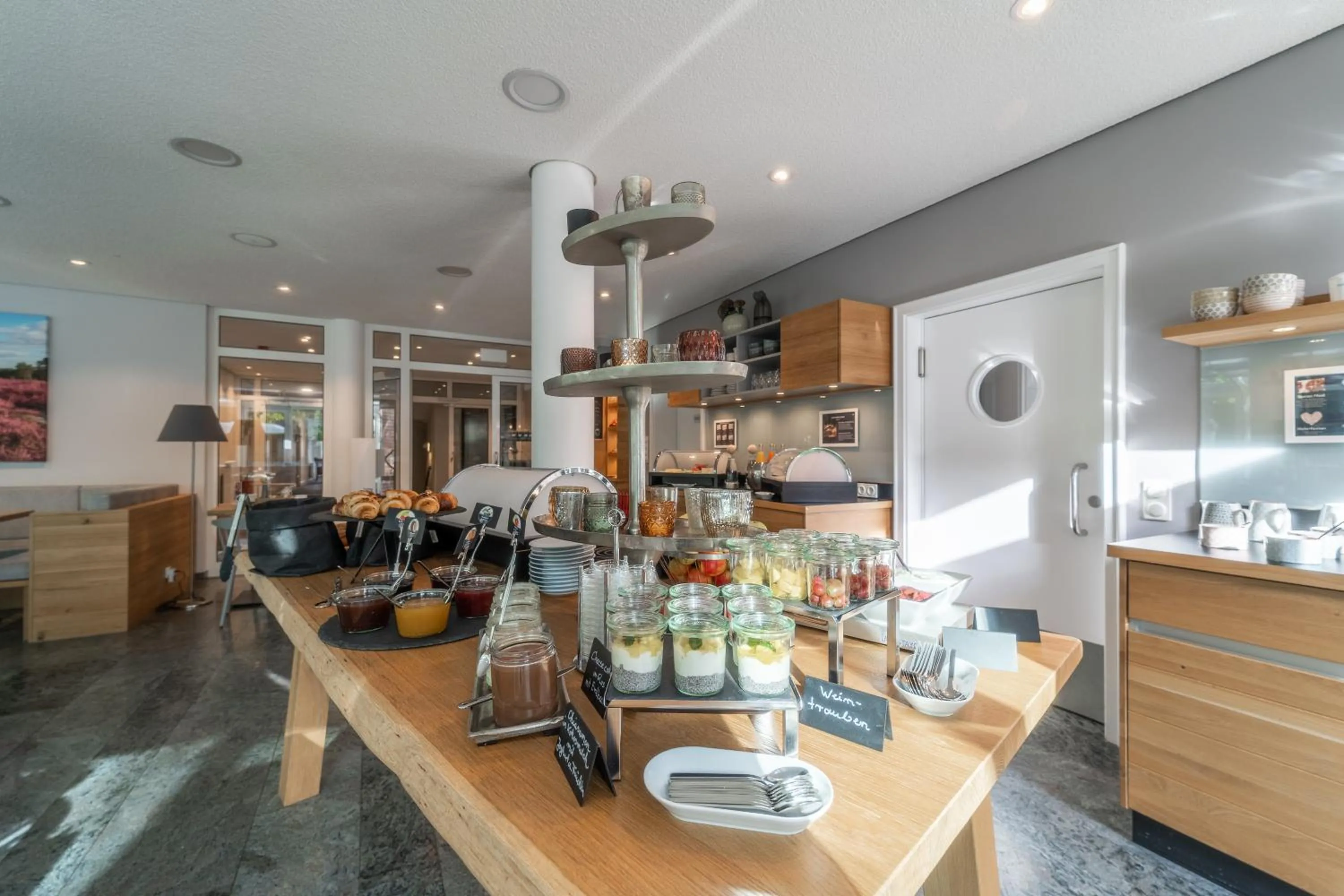 Buffet breakfast in Auszeit Hotel Hamburg