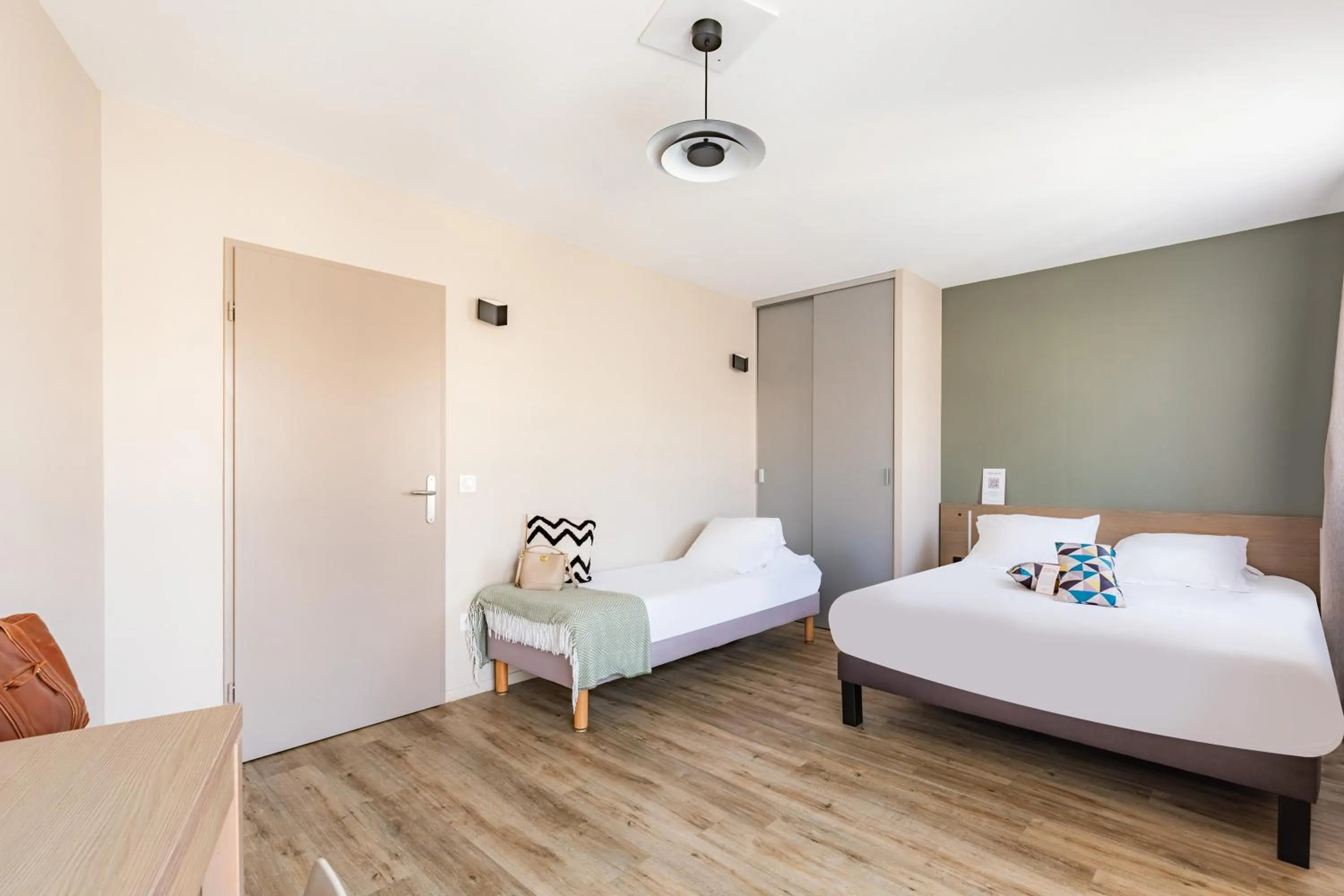 Bed in Appart'City Confort Niort Centre