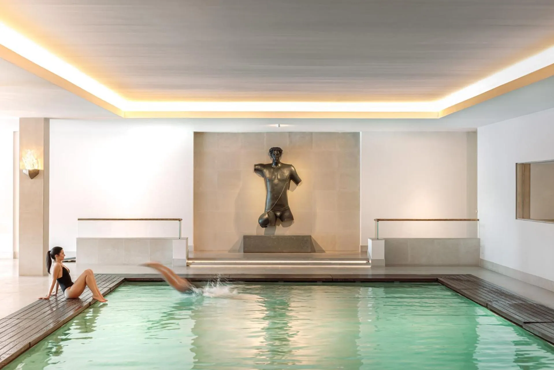 Swimming pool in Four Seasons Hotel Ritz Lisbon