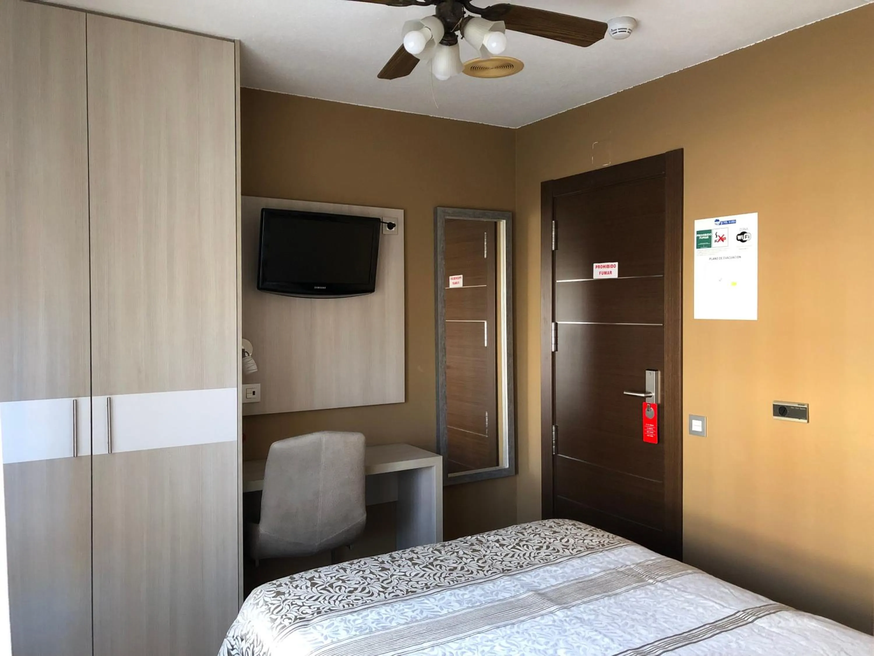 Photo of the whole room, Bed in Hotel Bahia