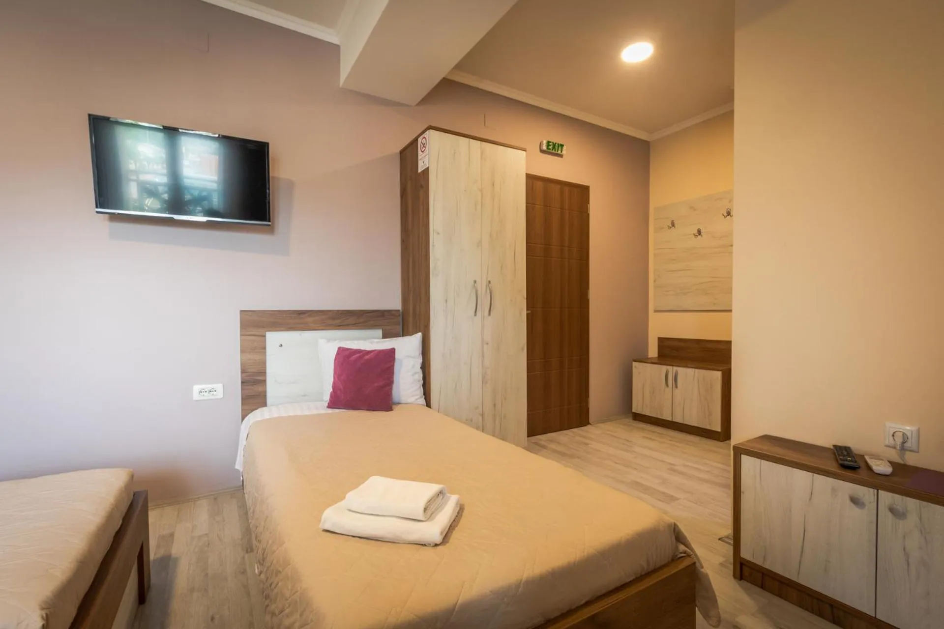 Balcony/Terrace, Bed in Boulevard Apartments