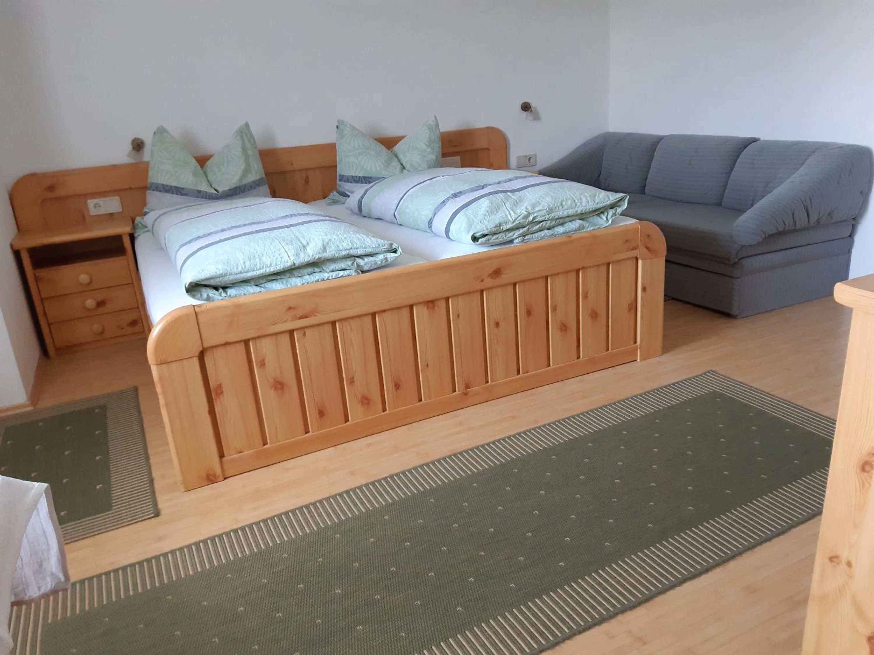 Bedroom, Bed in Haus Früh