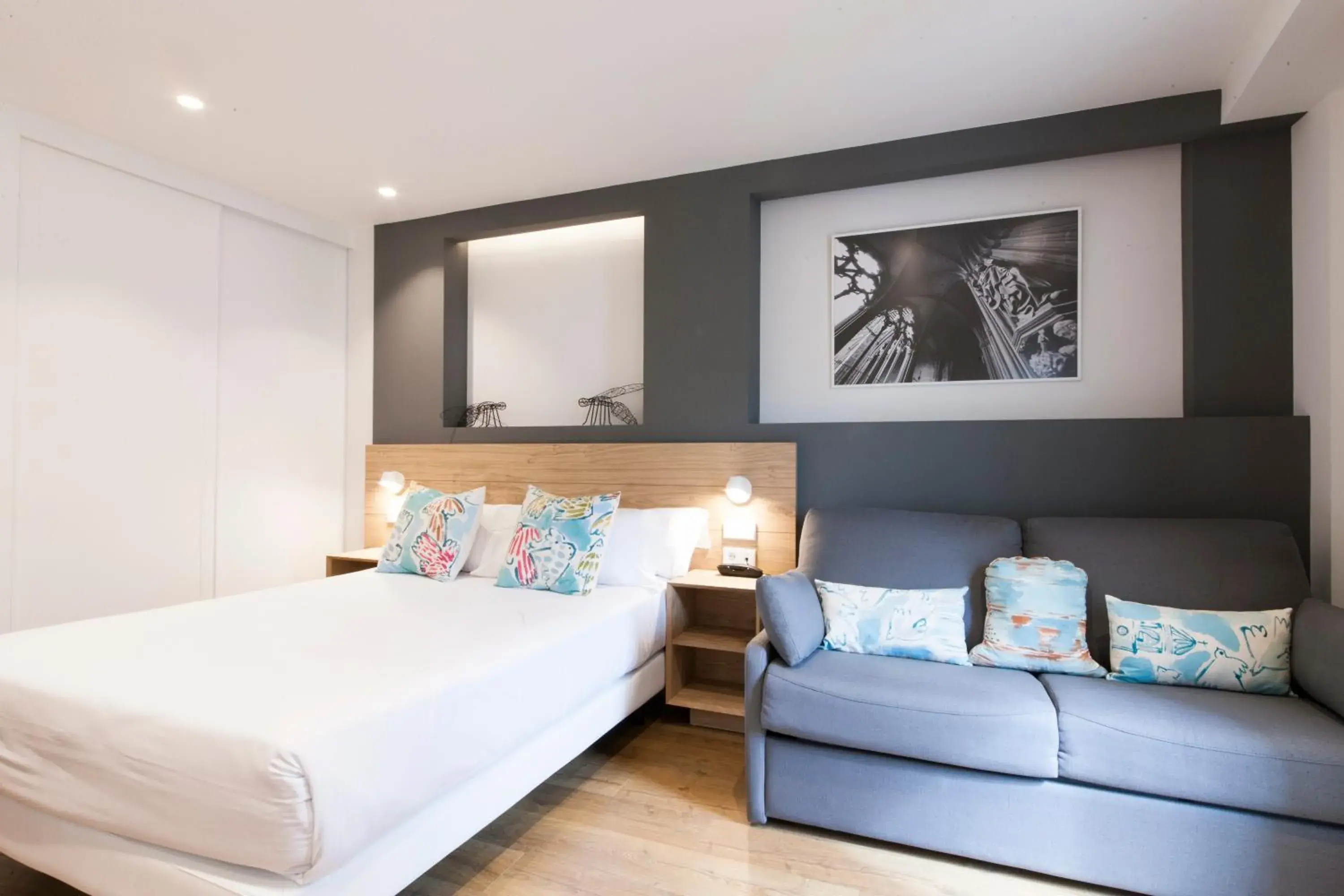 Studio Apartment in Antique Pamplona Tres Reyes Apartments Studio Apartment in Antique Pamplona Tres Reyes Apartments