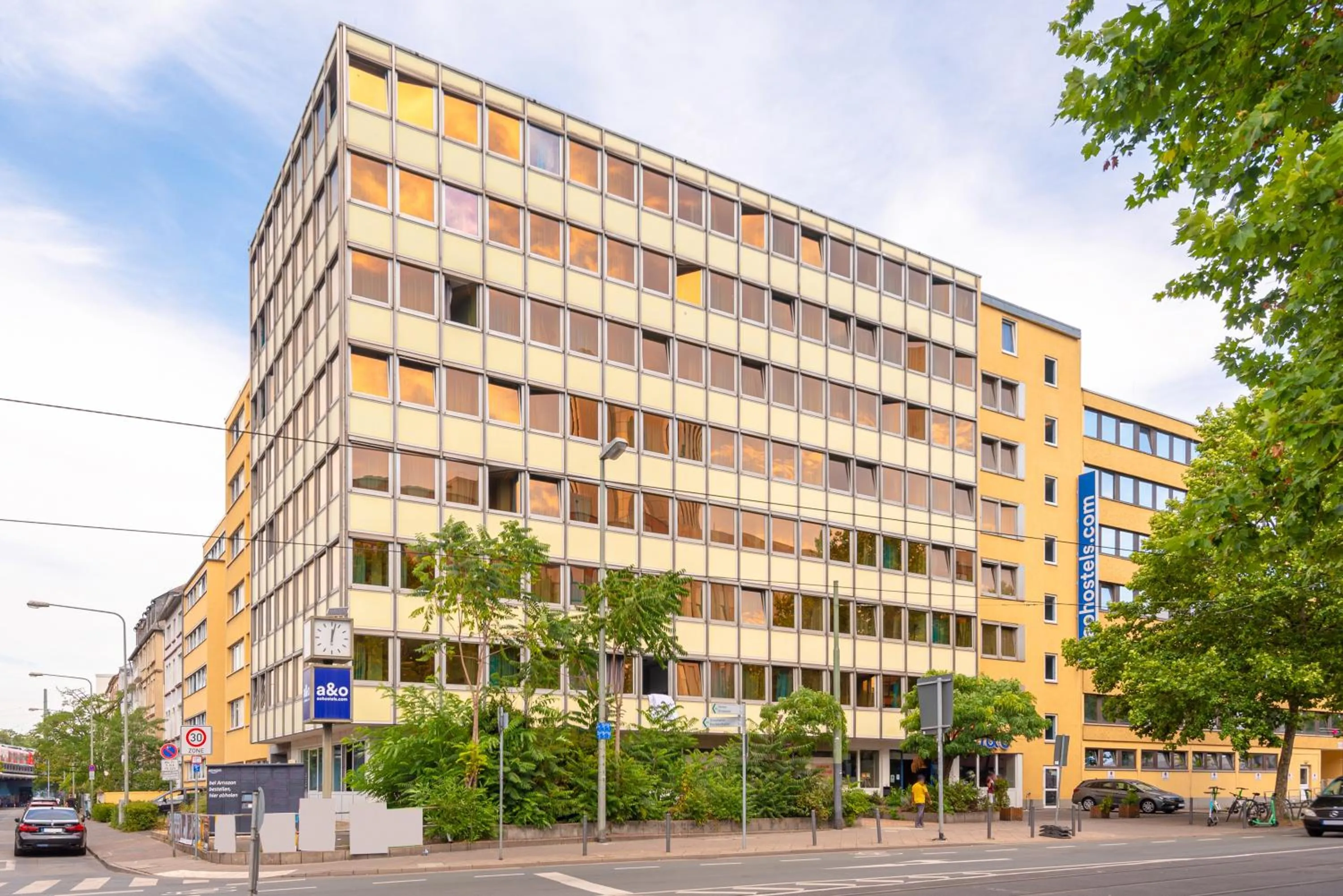 Property building in a&o Frankfurt Galluswarte