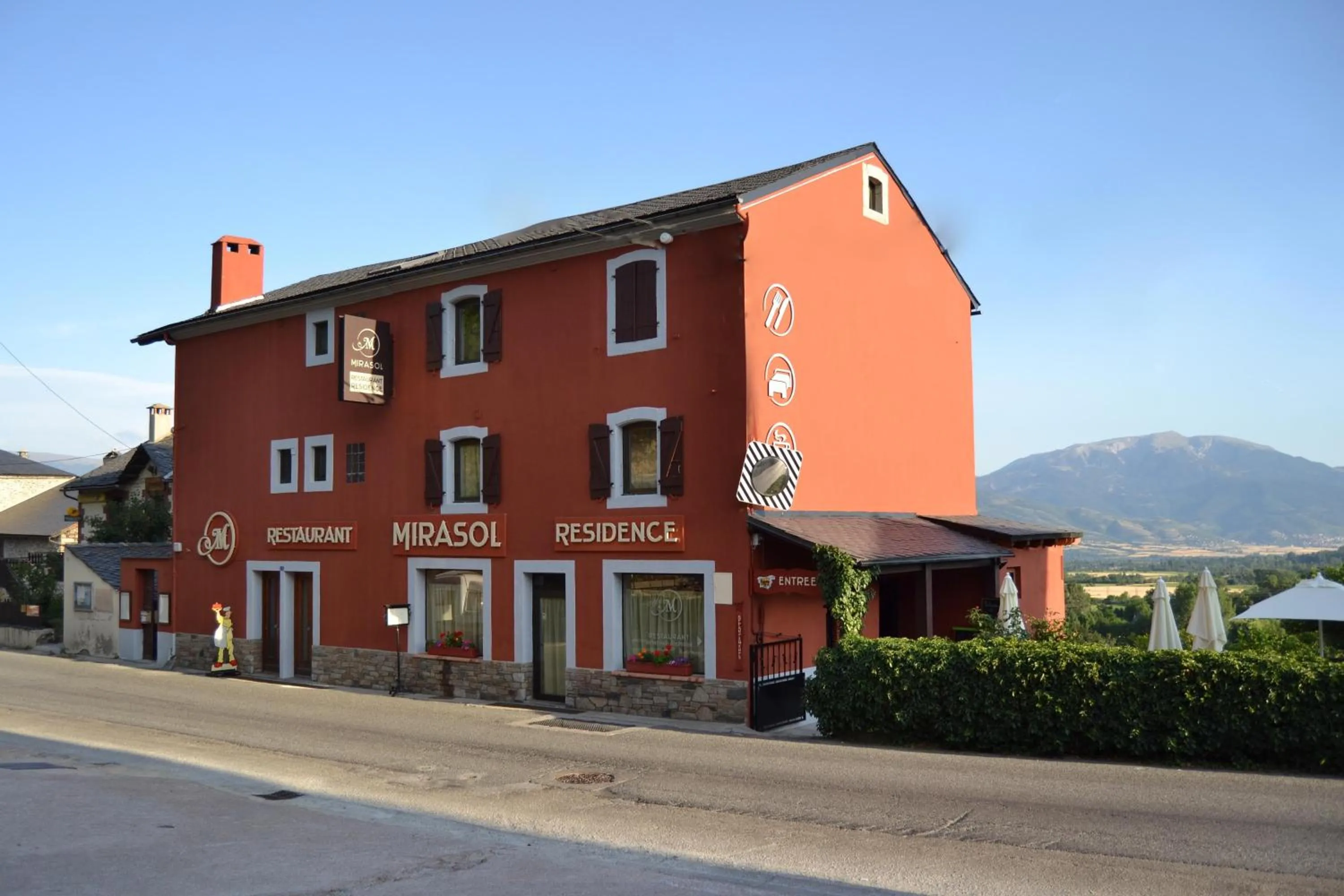 Facade/entrance in Mirasol Résidence