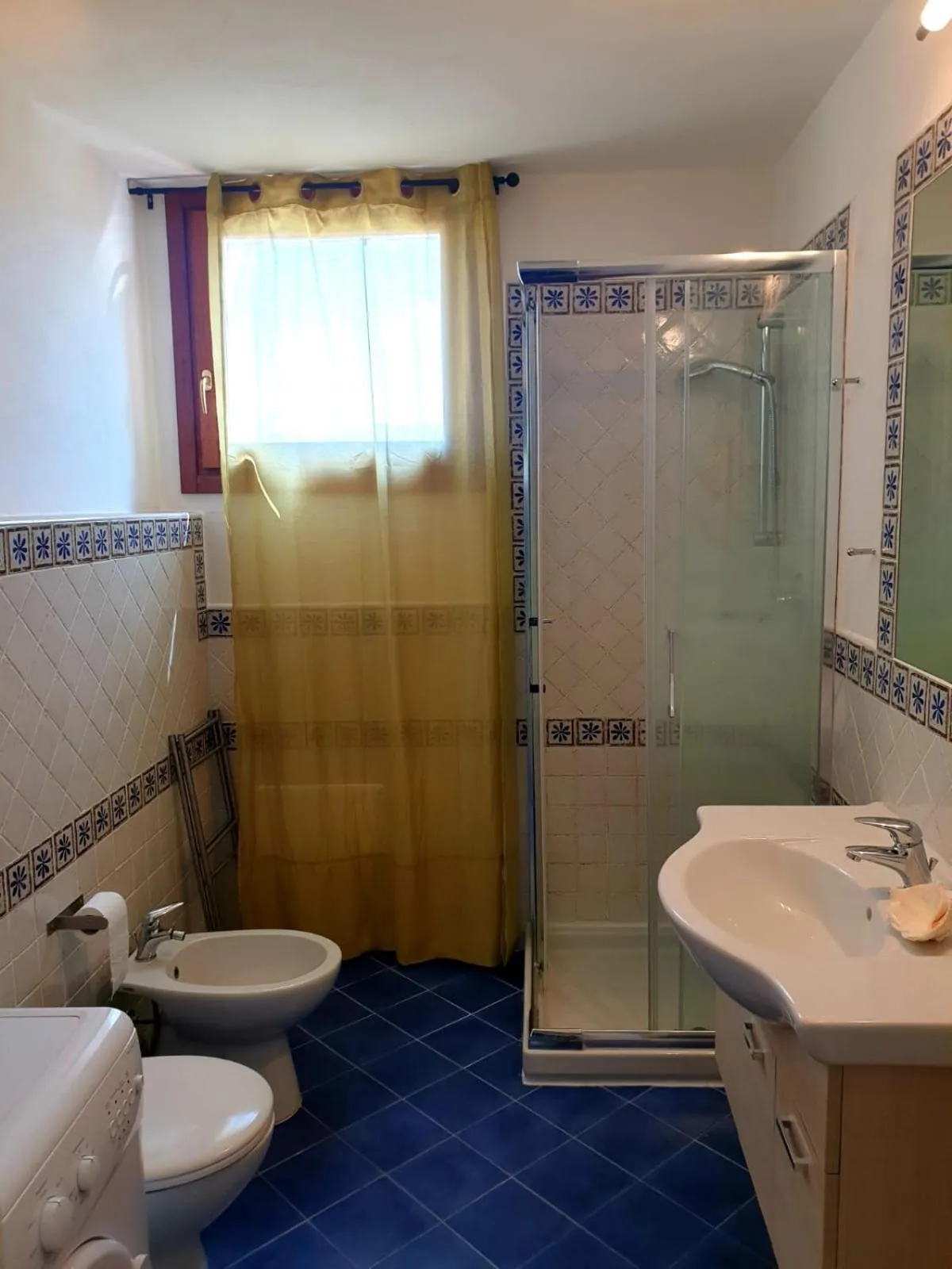 Shower in Residence Ataras