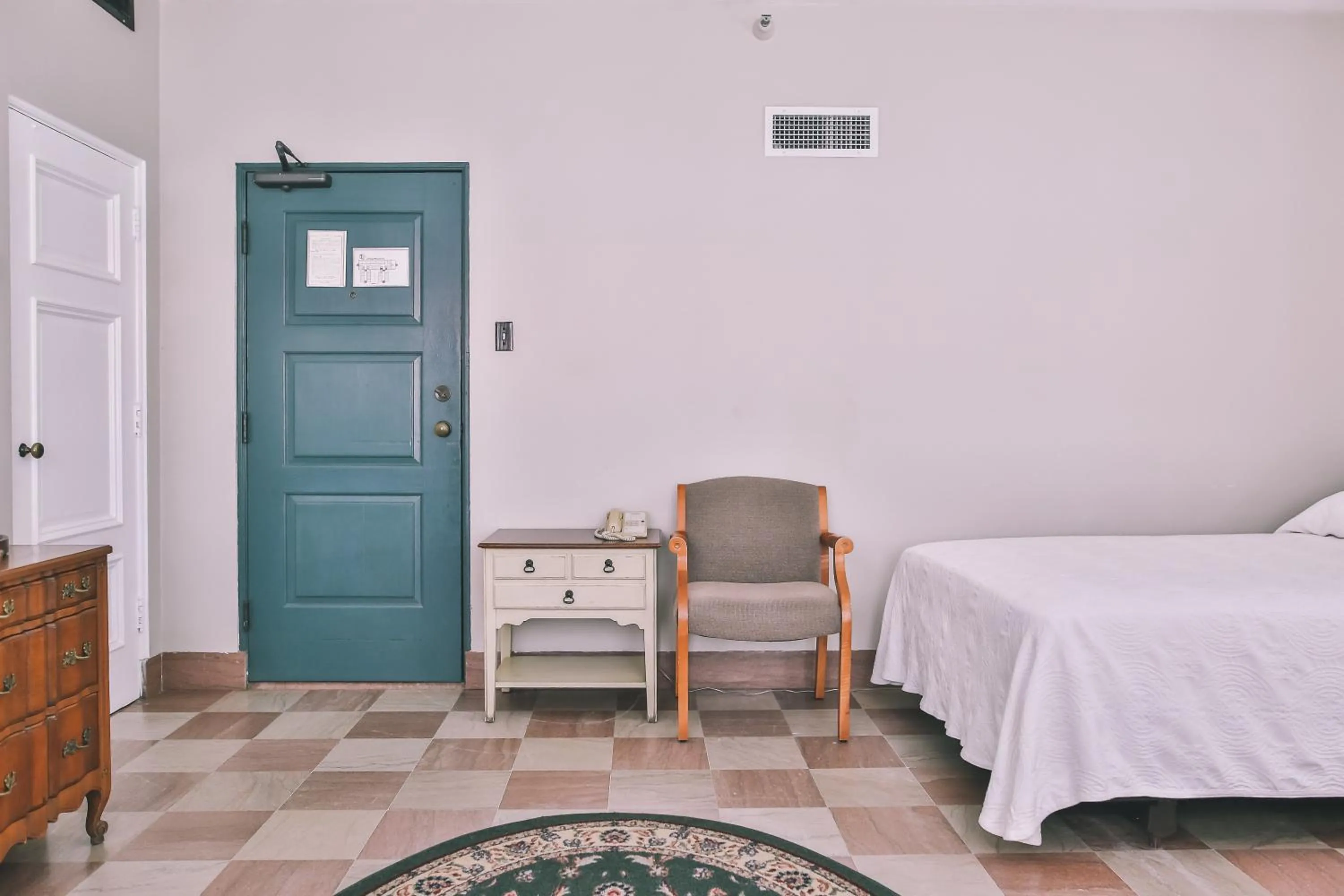 Other, Bed in The Lodge at Wakulla Springs
