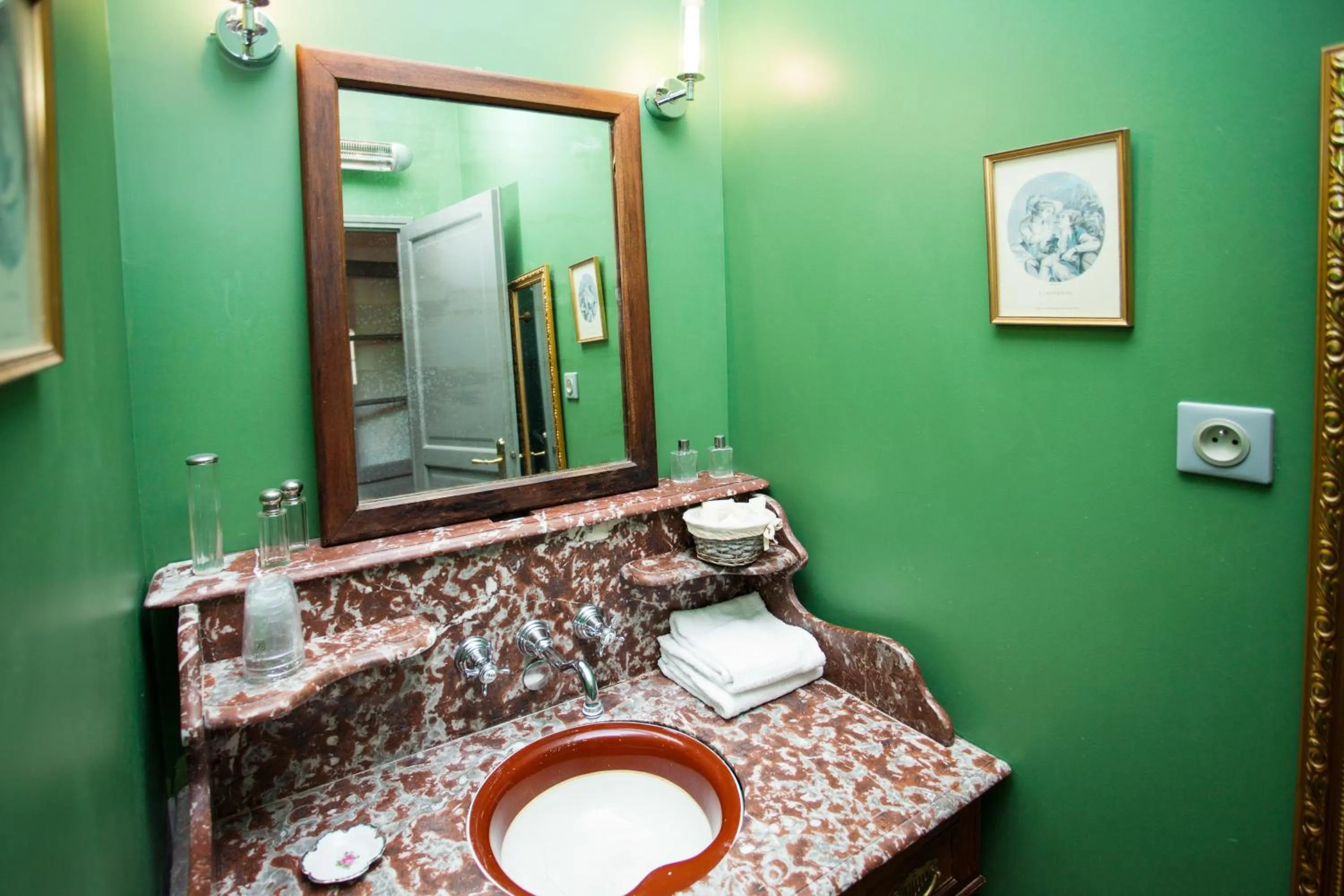 Logis Hotel - Restaurant La Marbrerie