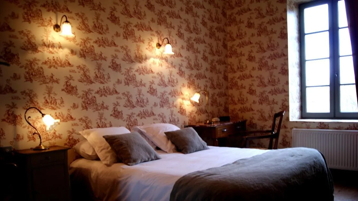 Bed in Logis Hotel - Restaurant La Marbrerie