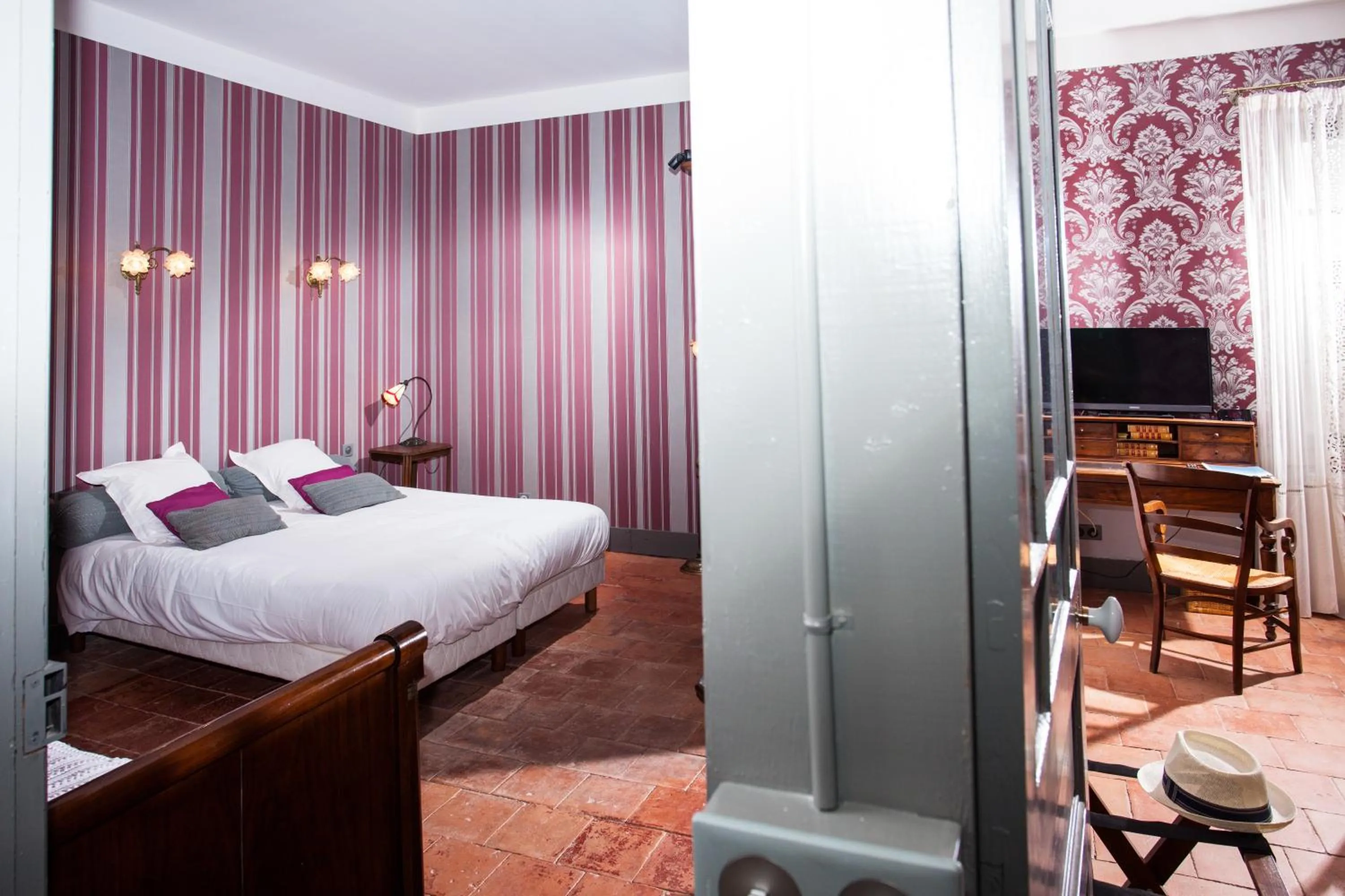 Bed in Logis Hotel - Restaurant La Marbrerie