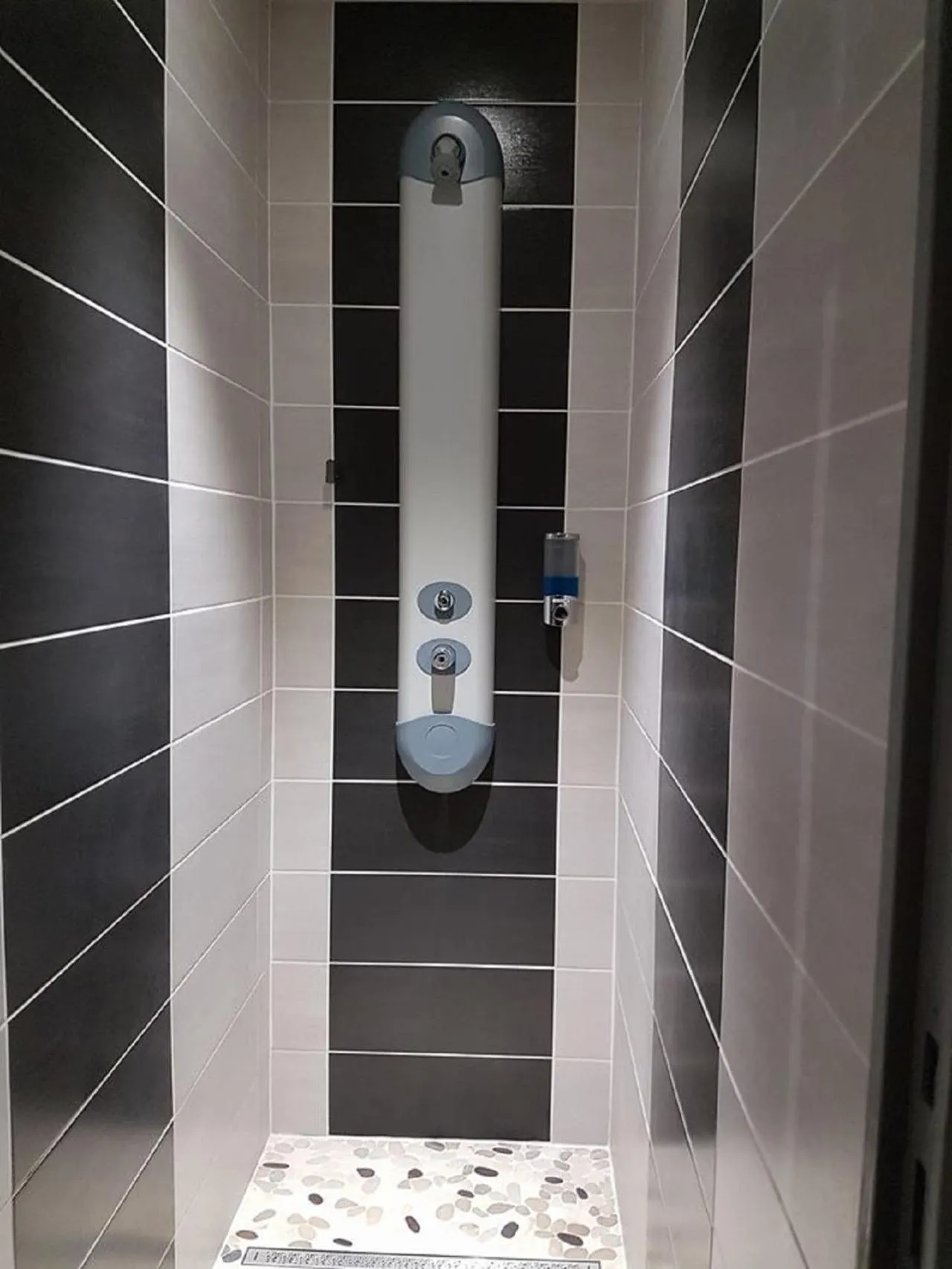 Shower in Chambre d'hôtes source de la St Baume