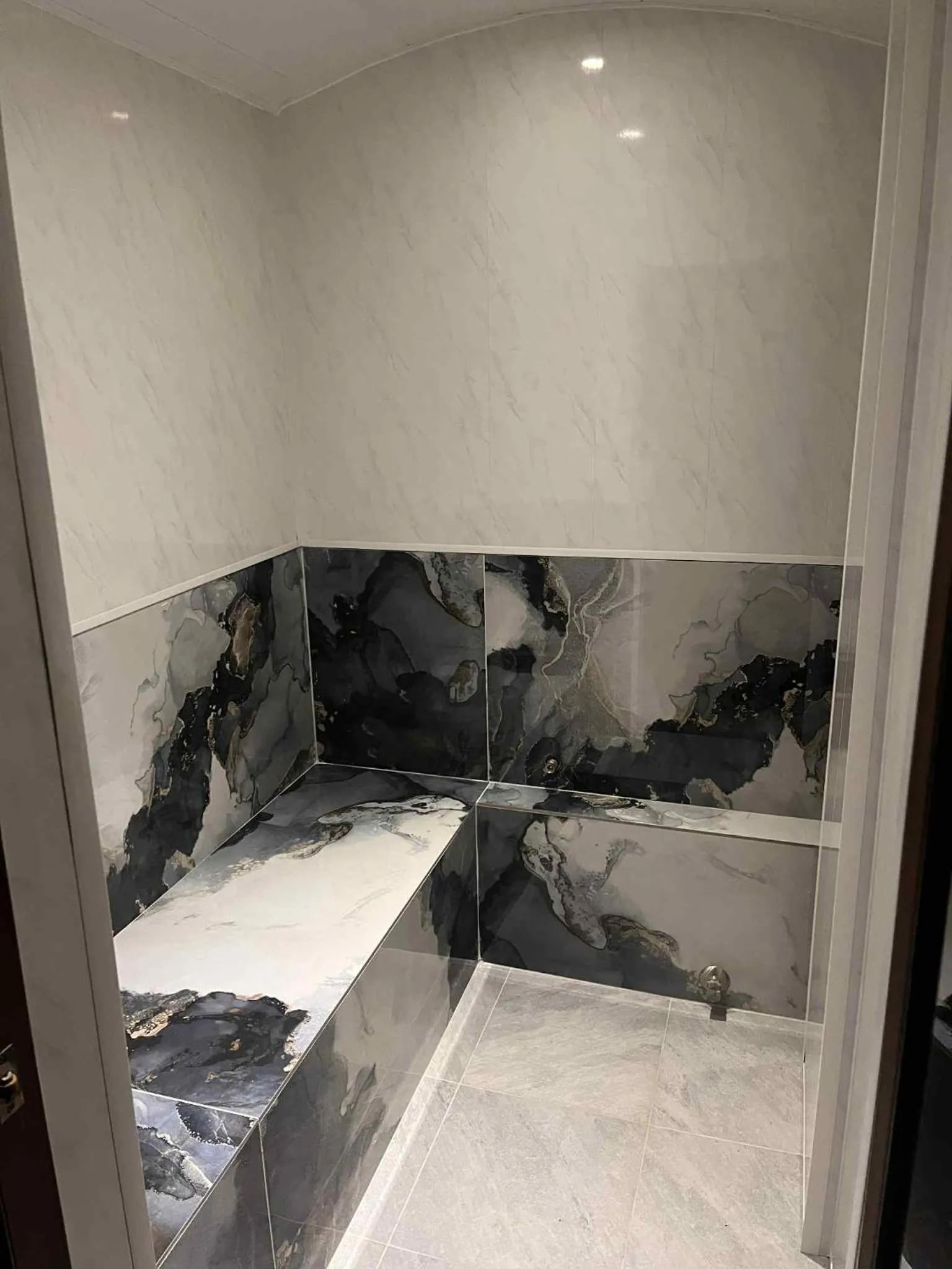 Steam room in Family Hotel Emaly 2