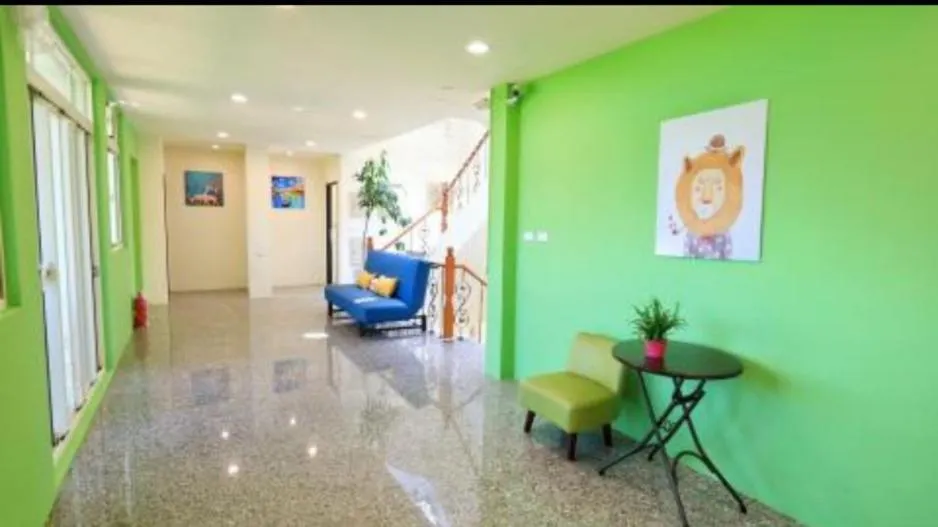 Communal lounge/ TV room in Full Moon Resort