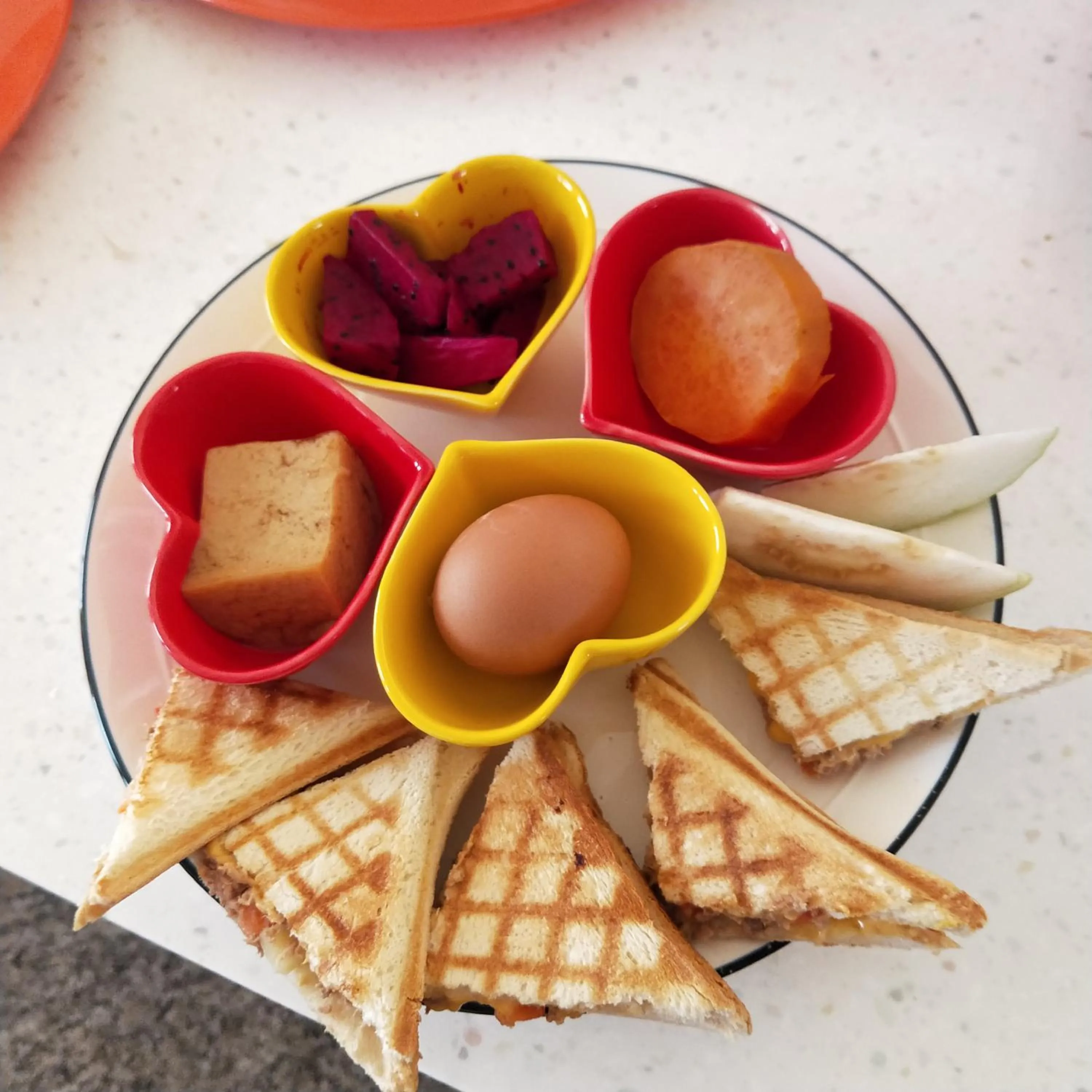 Food and drinks in Full Moon Resort