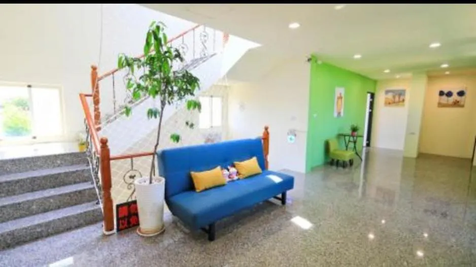 Communal lounge/ TV room in Full Moon Resort