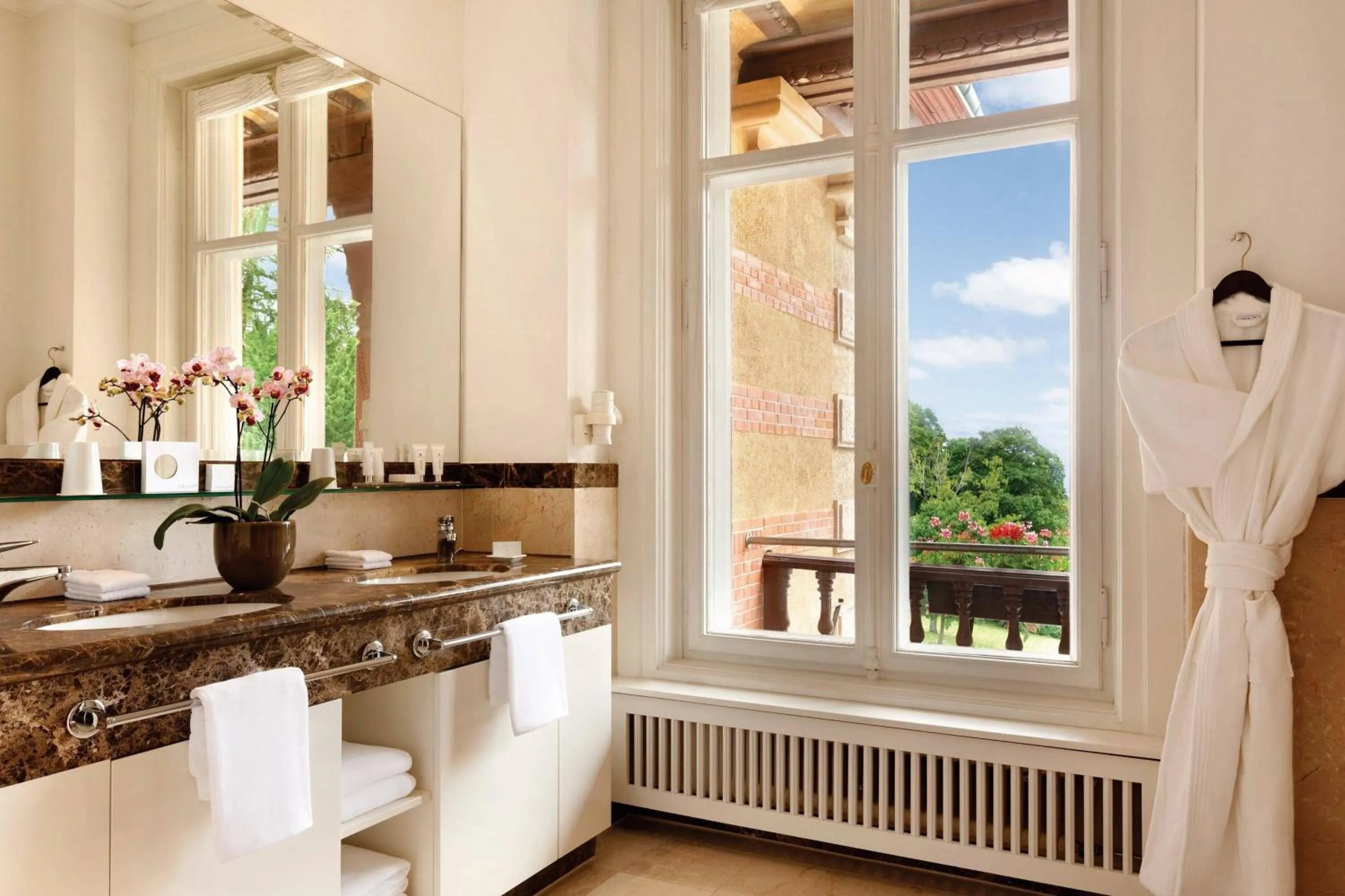 Bathroom in Villa Rothschild, Autograph Collection