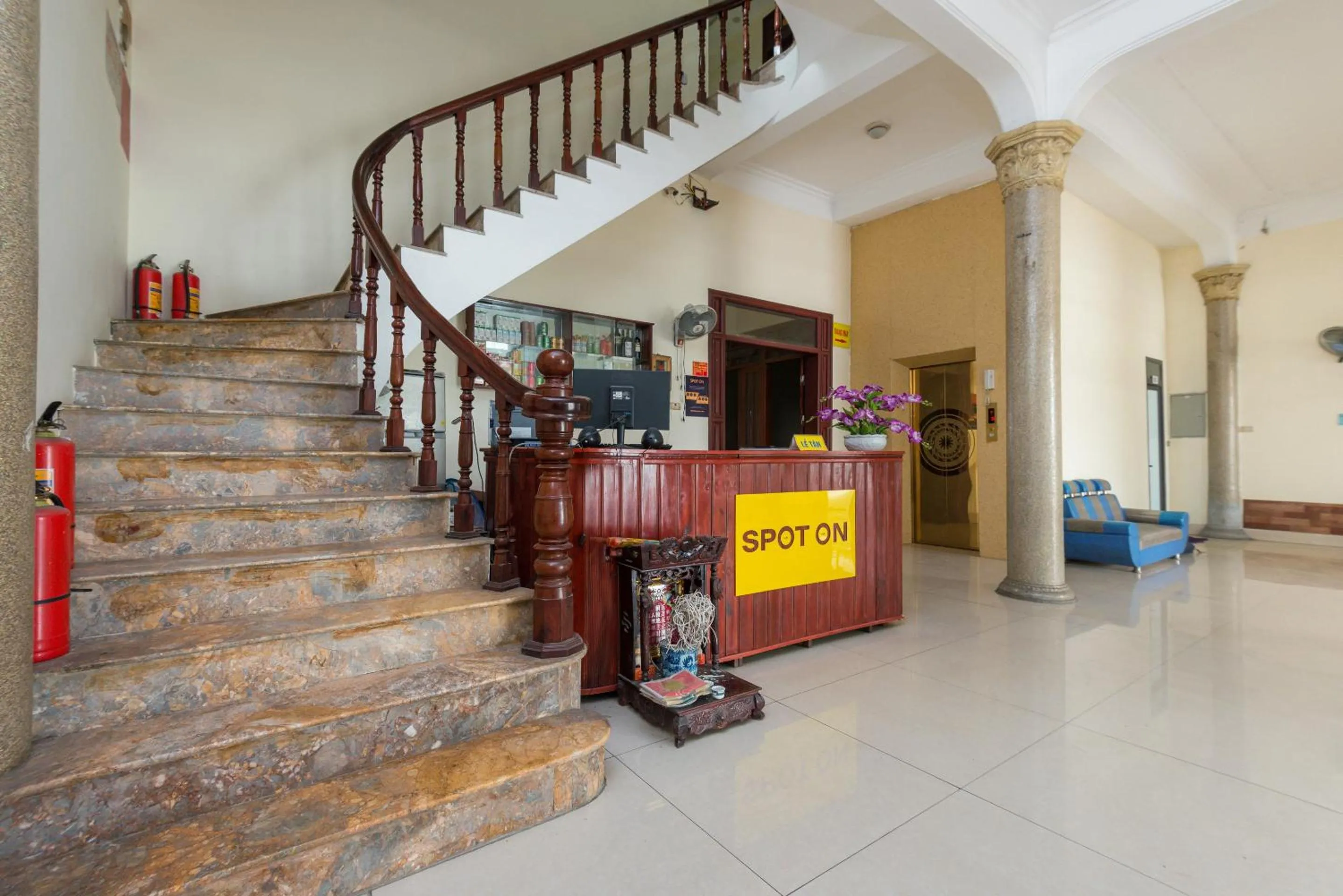 Lobby or reception in Chikoo Homestay spot-on