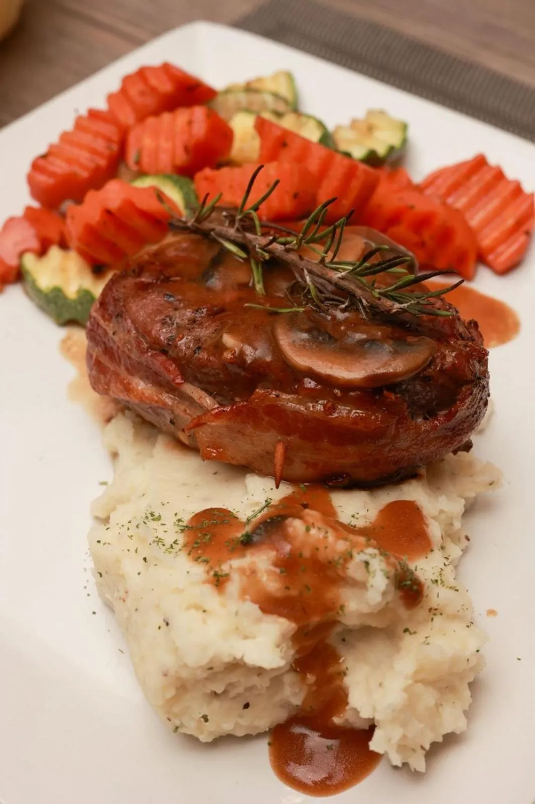 Restaurant/places to eat in Hotel Jatay