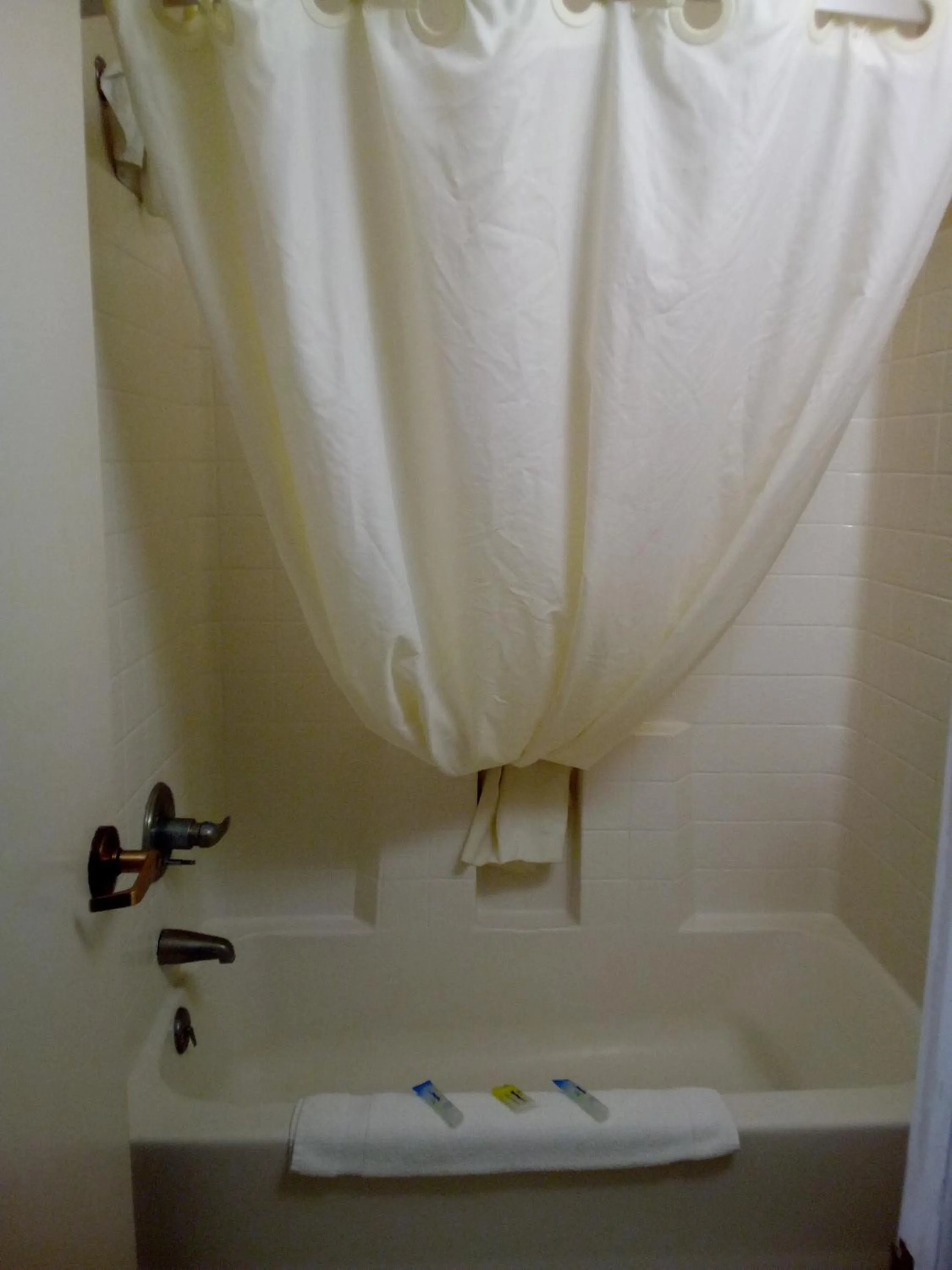 Bathroom in COPPER STAY INN Benson AZ I-10 Exit 304