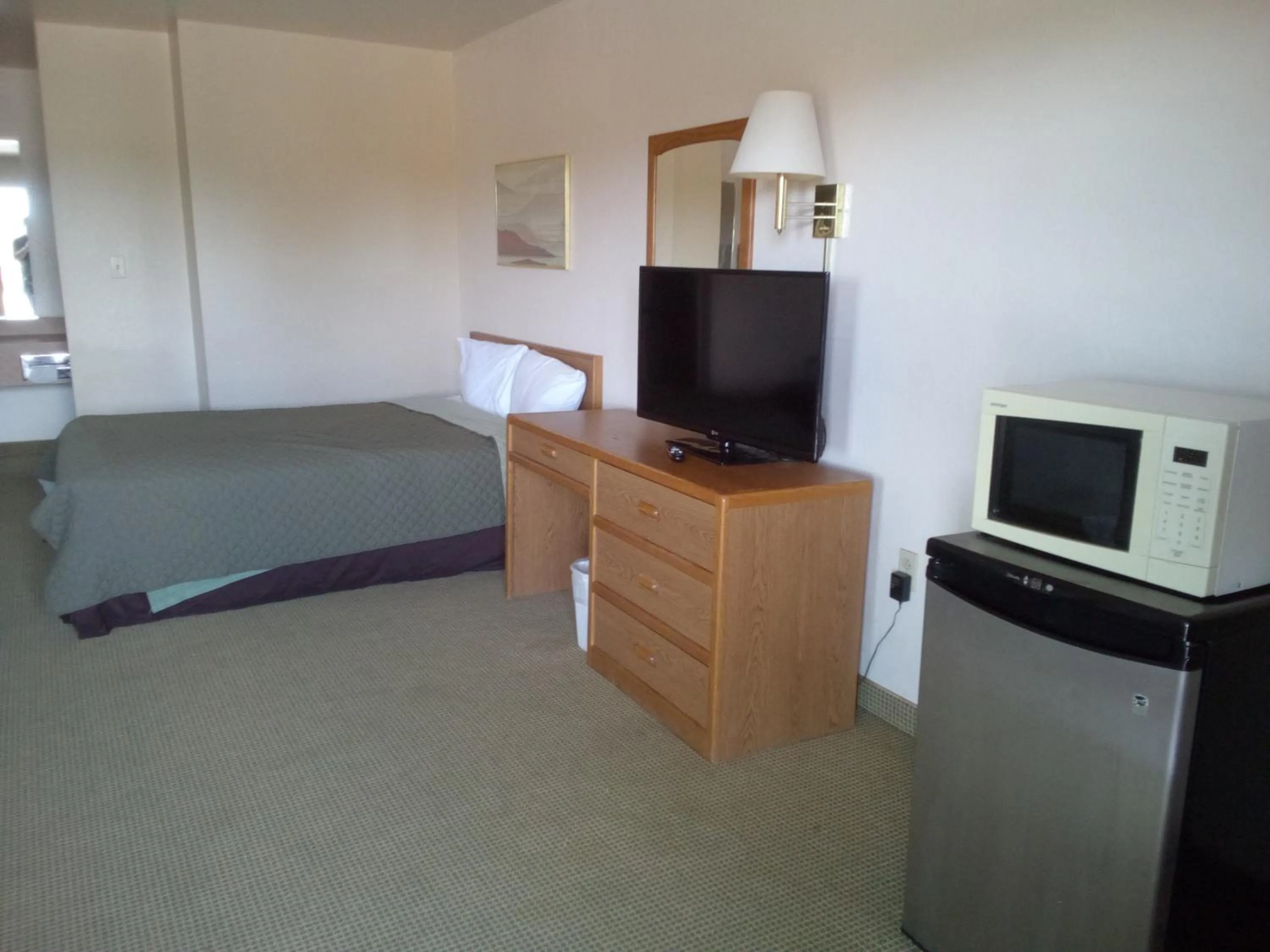 Bedroom in COPPER STAY INN Benson AZ I-10 Exit 304