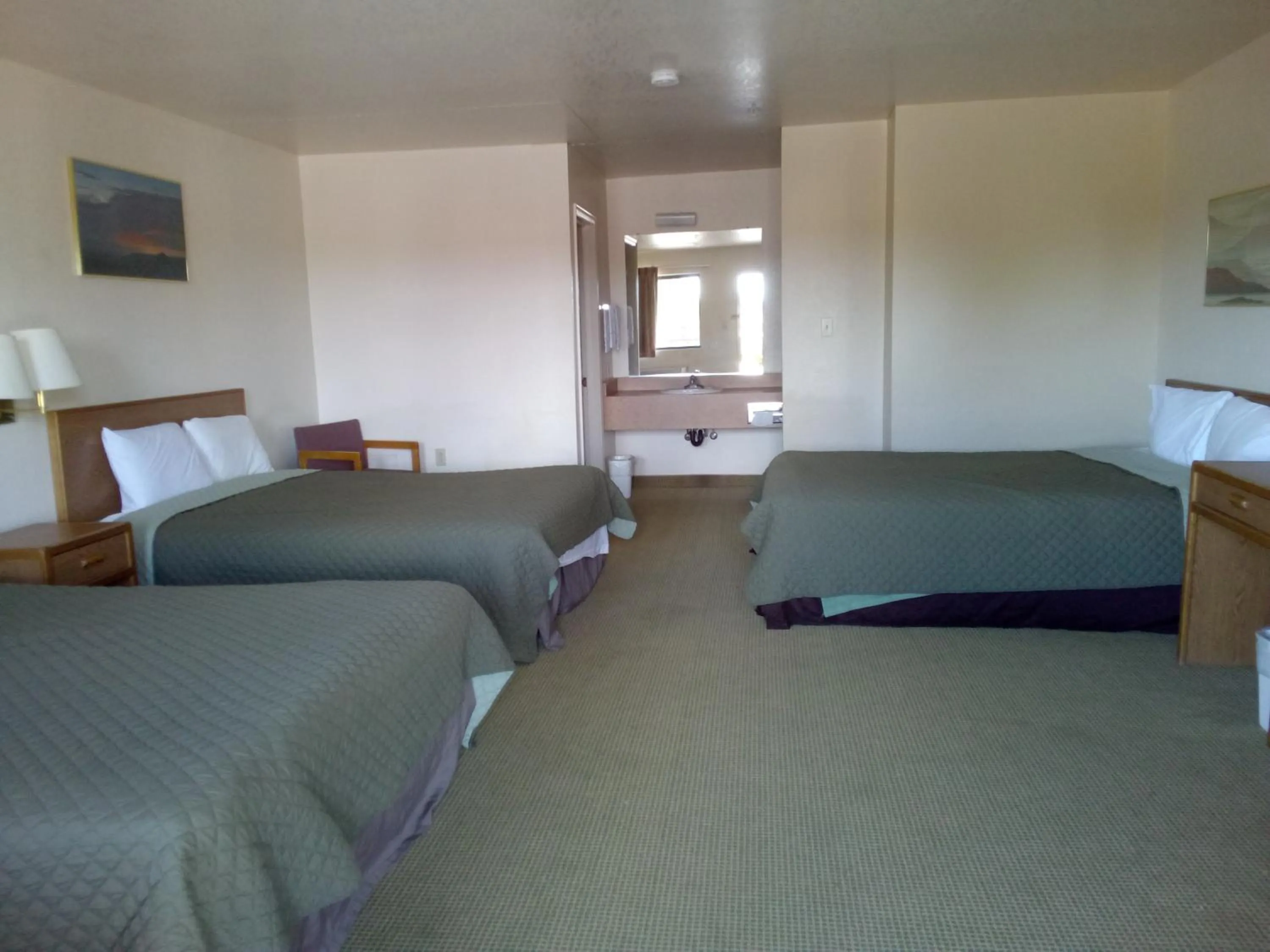 Bedroom, Bed in COPPER STAY INN Benson AZ I-10 Exit 304