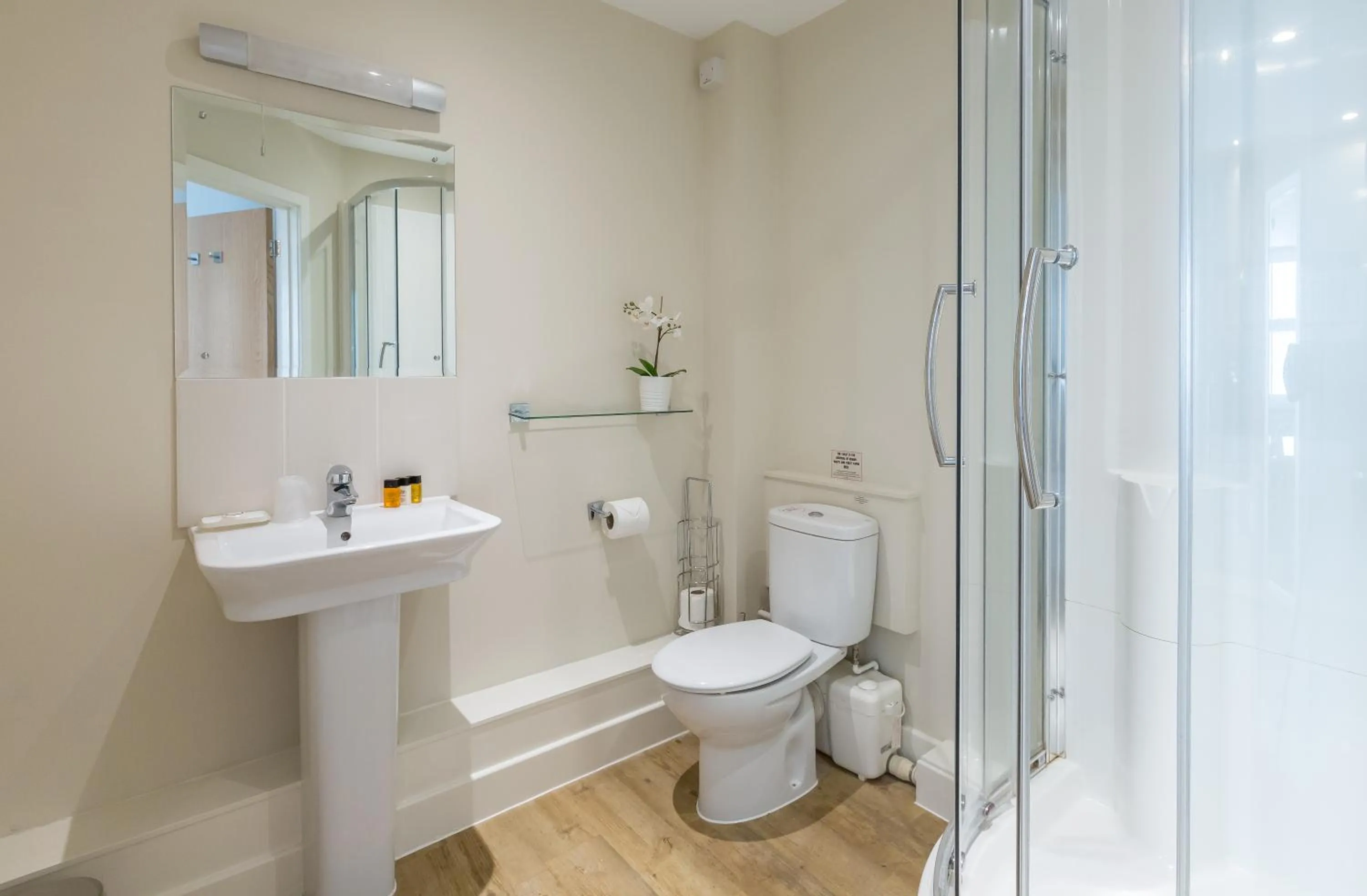 Shower in House of Fisher - Central House