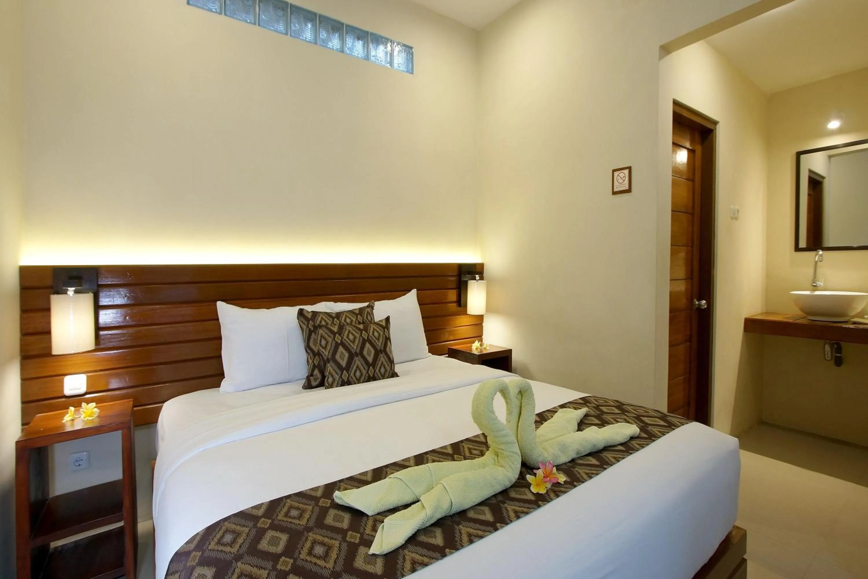 Bed in S5 Guest House Yogyakarta