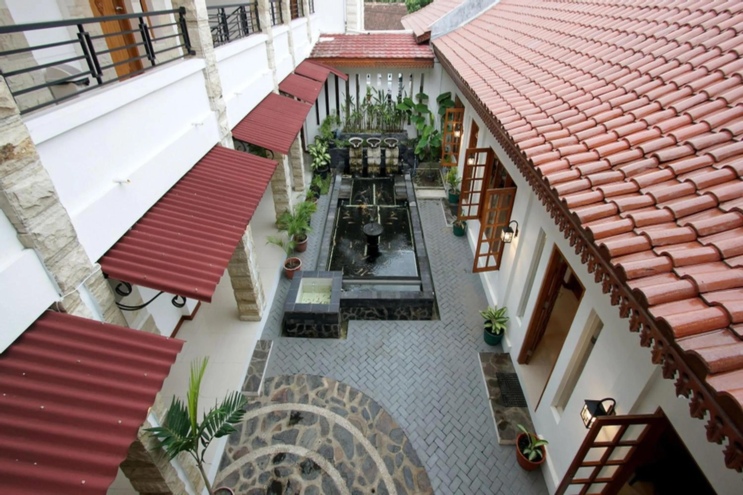 Garden in S5 Guest House Yogyakarta