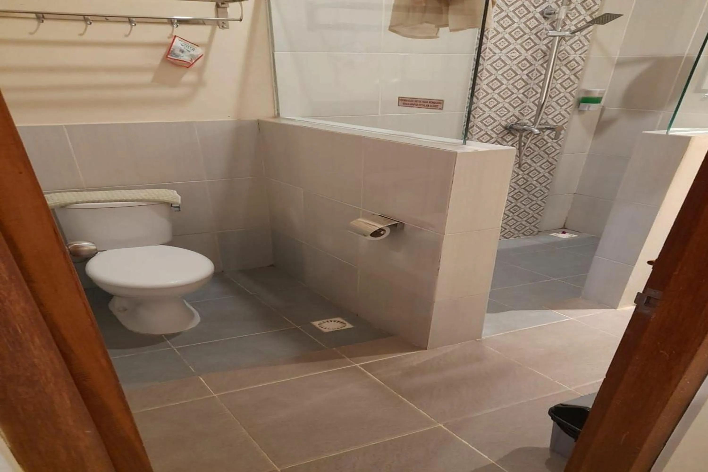 Bathroom in S5 Guest House Yogyakarta