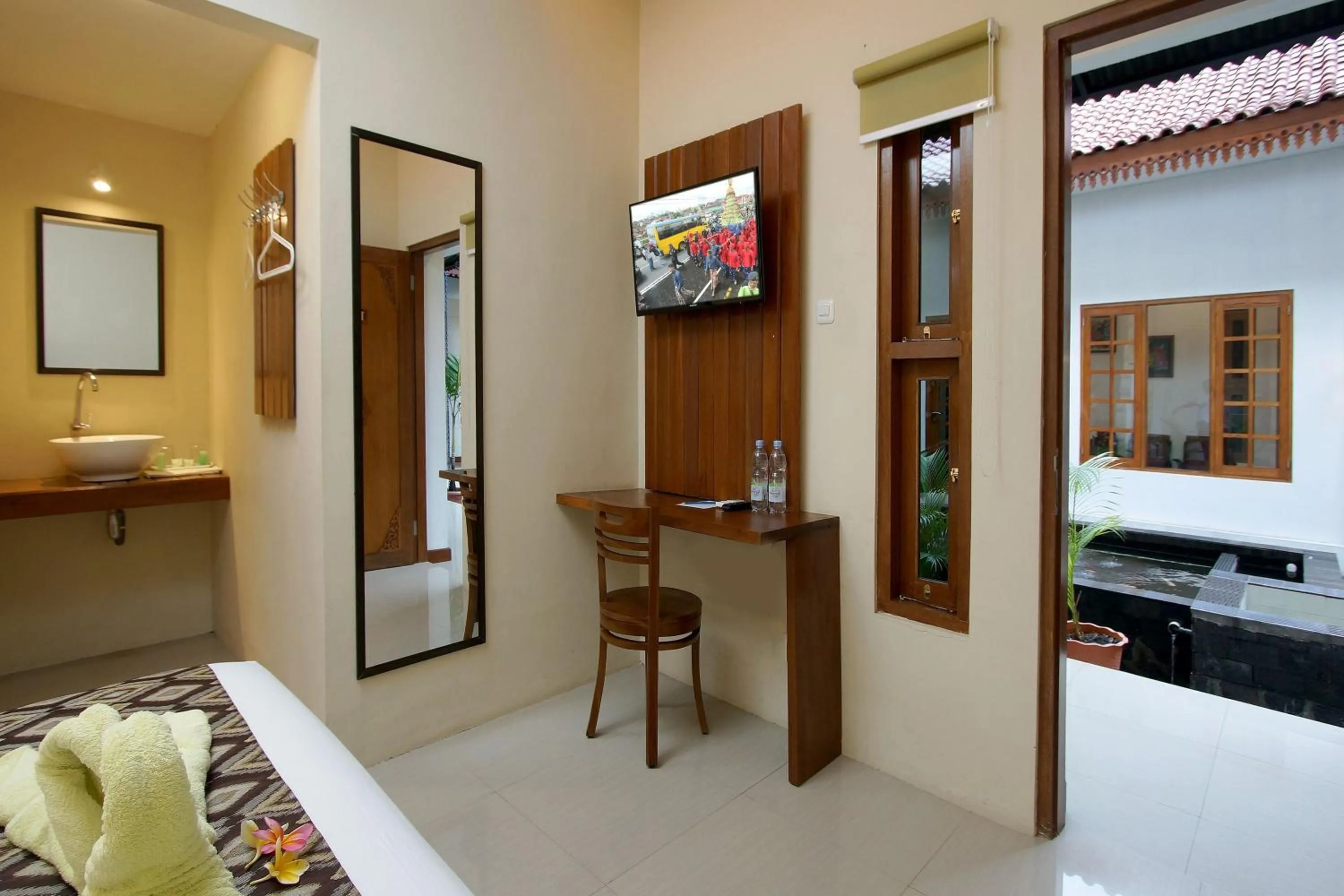 Bedroom, Bed in S5 Guest House Yogyakarta