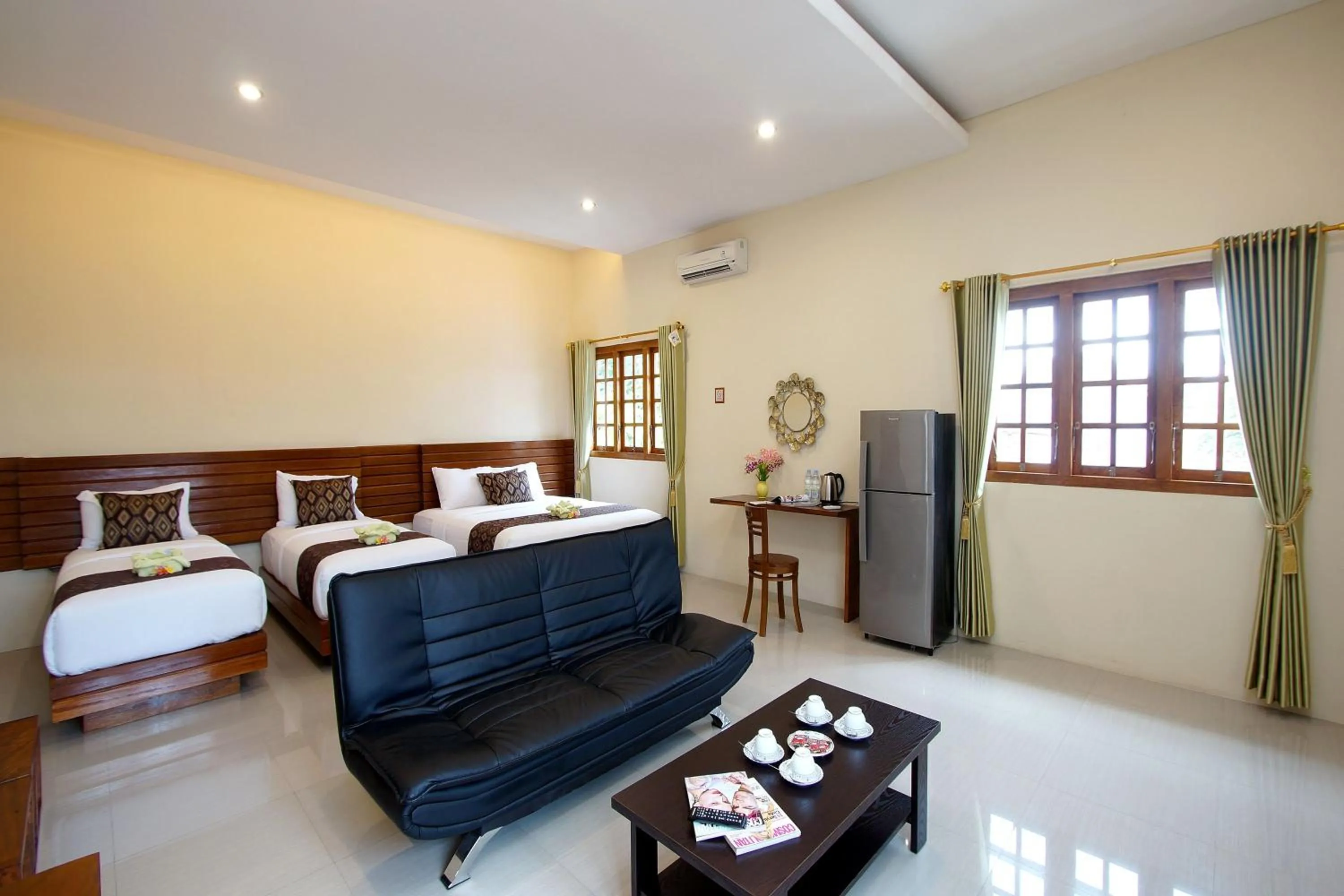 Photo of the whole room, Bed in S5 Guest House Yogyakarta