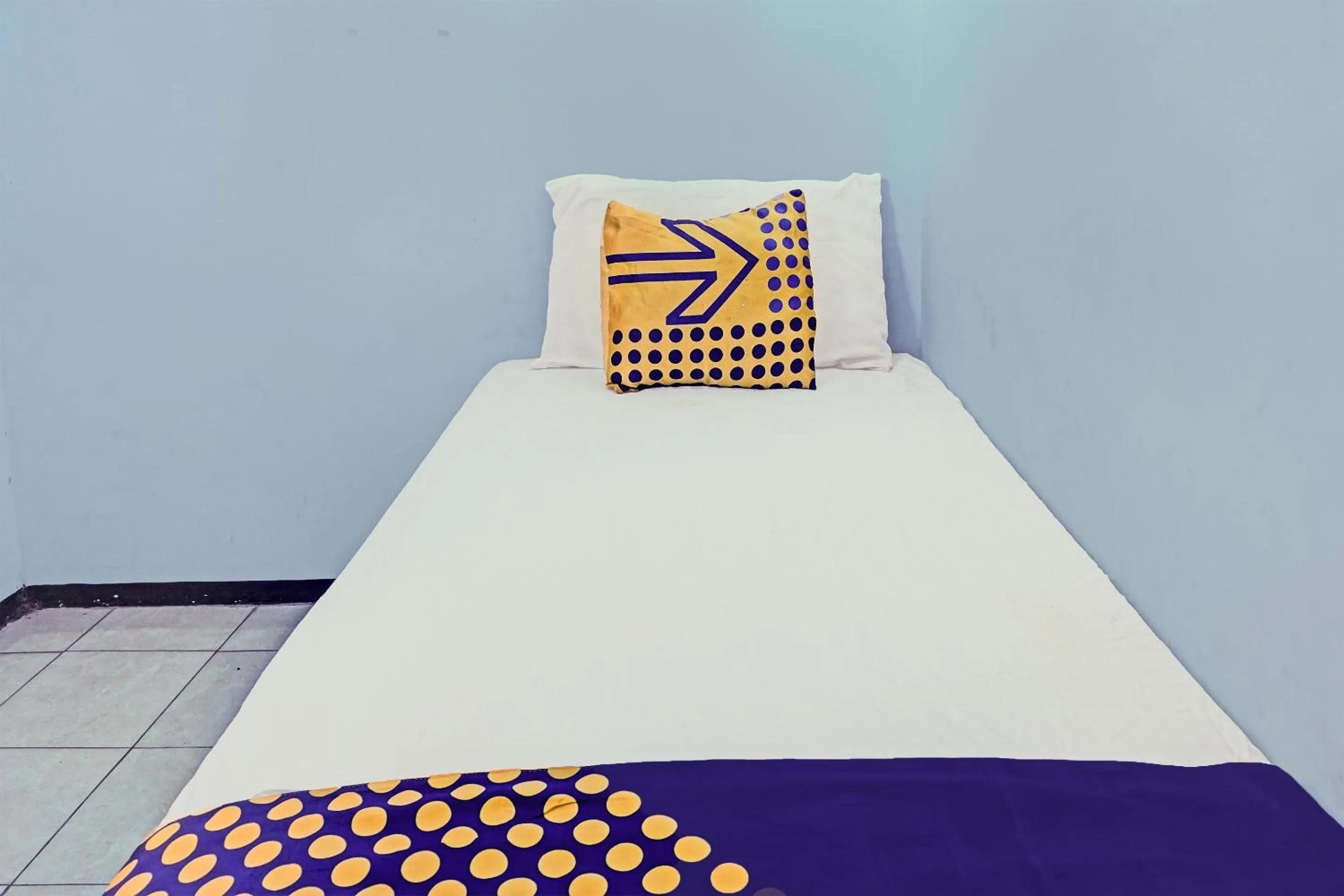 Bedroom, Bed in OYO Life 1711 Serayu Sumbersari Residence