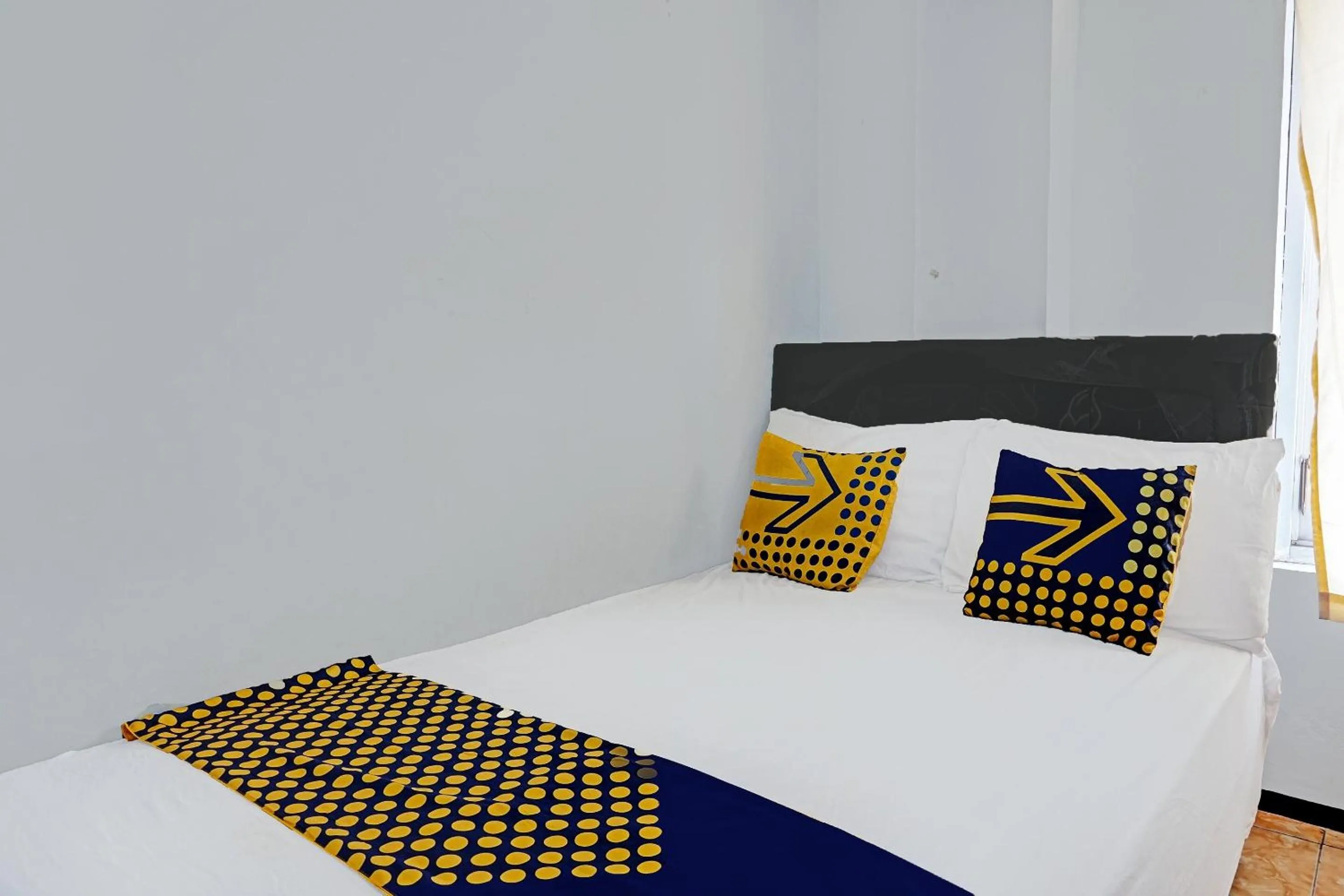 Bedroom, Bed in OYO Life 1711 Serayu Sumbersari Residence