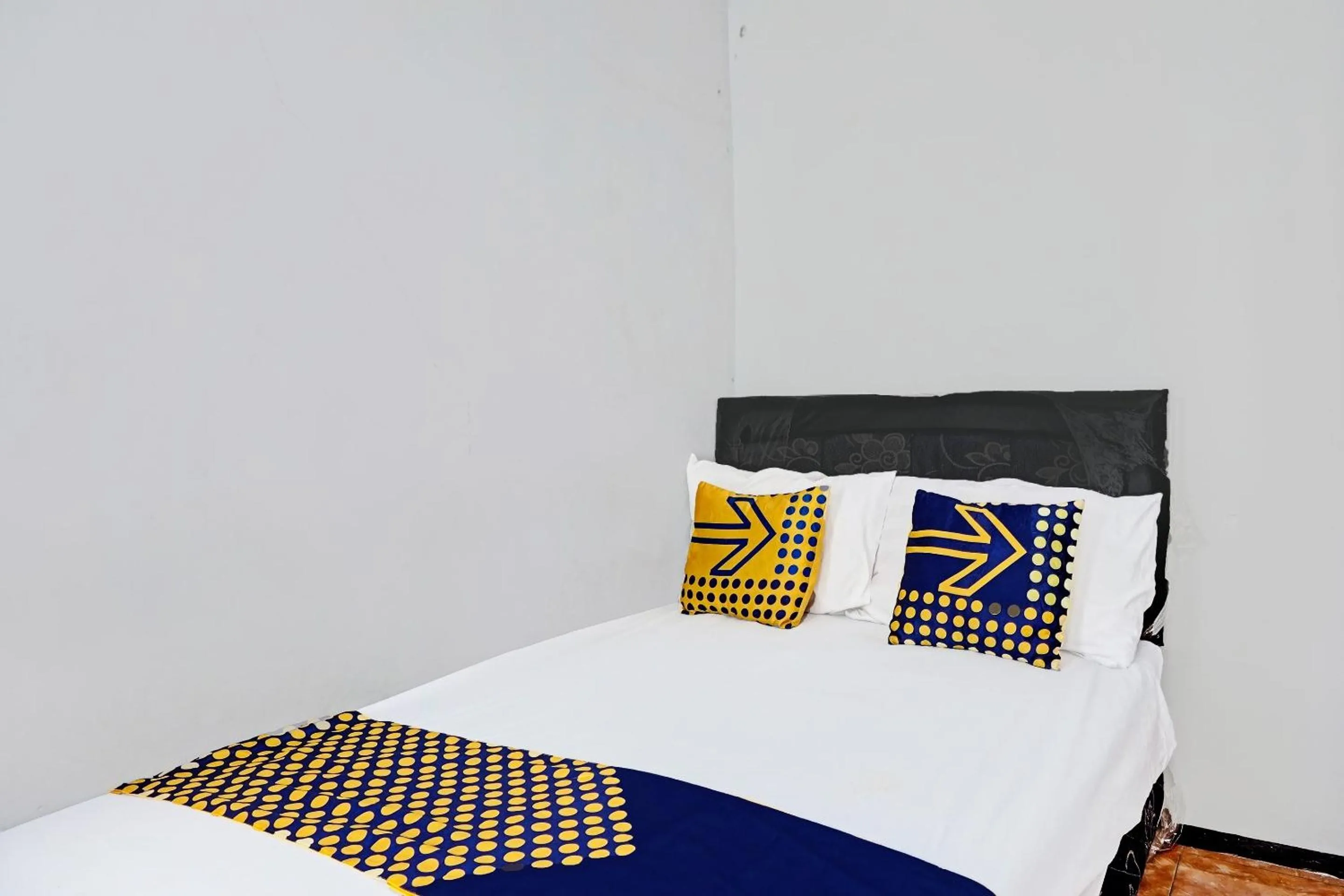 Bedroom, Bed in OYO Life 1711 Serayu Sumbersari Residence