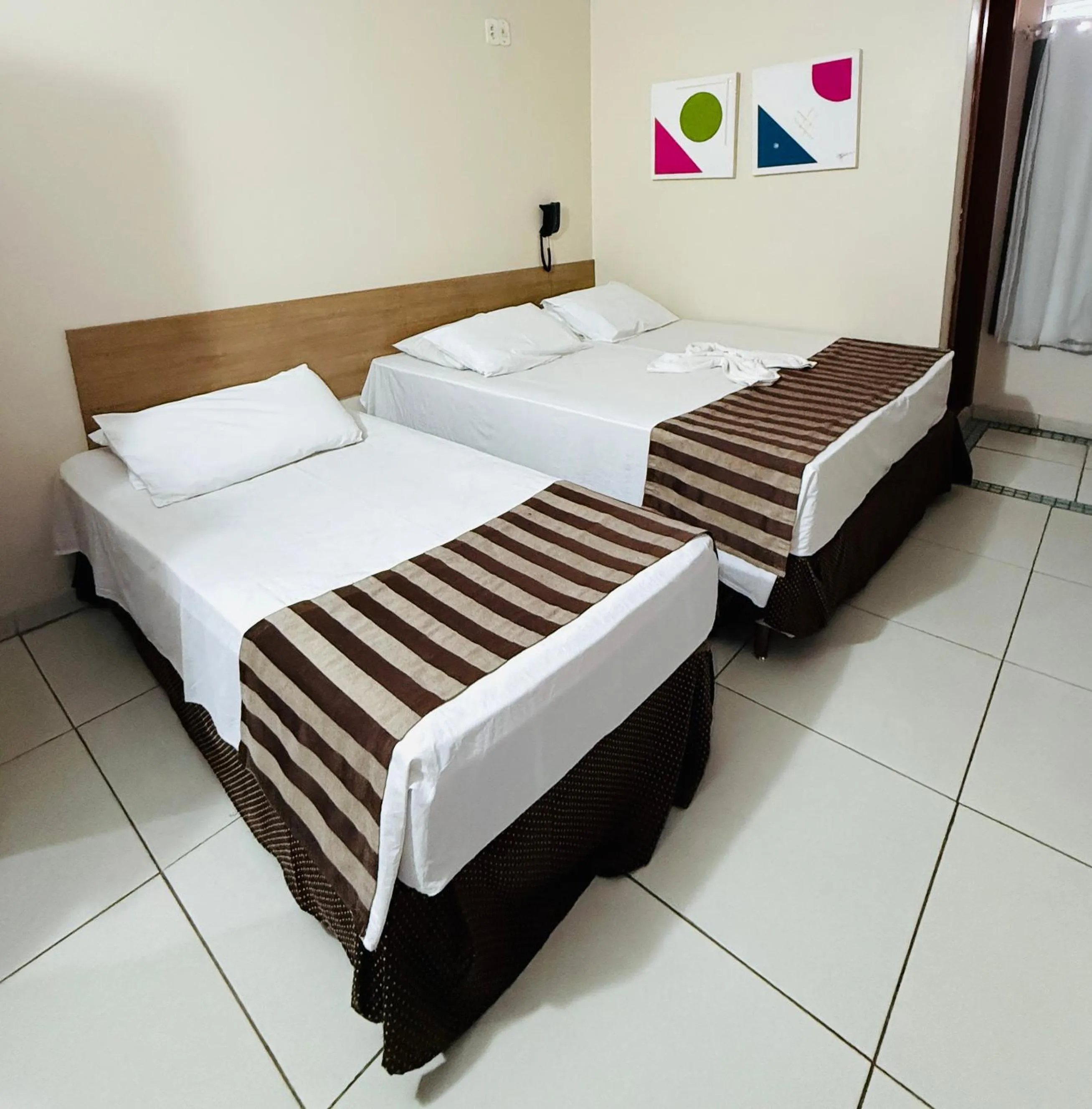 Bed in Hotel Express - Leva e busca no aeroporto grátis 24 horas