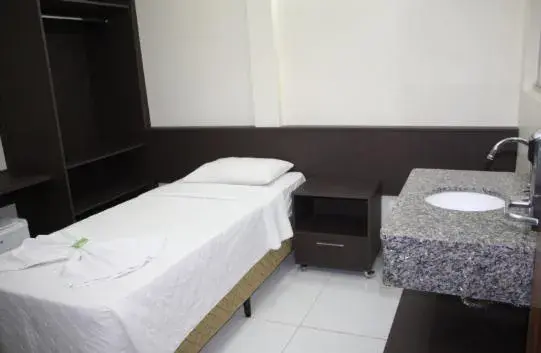 Standard Single Room - single occupancy in Hotel Express - Leva e busca no aeroporto grátis 24 horas Standard Single Room - single occupancy in Hotel Express - Leva e busca no aeroporto grátis 24 horas