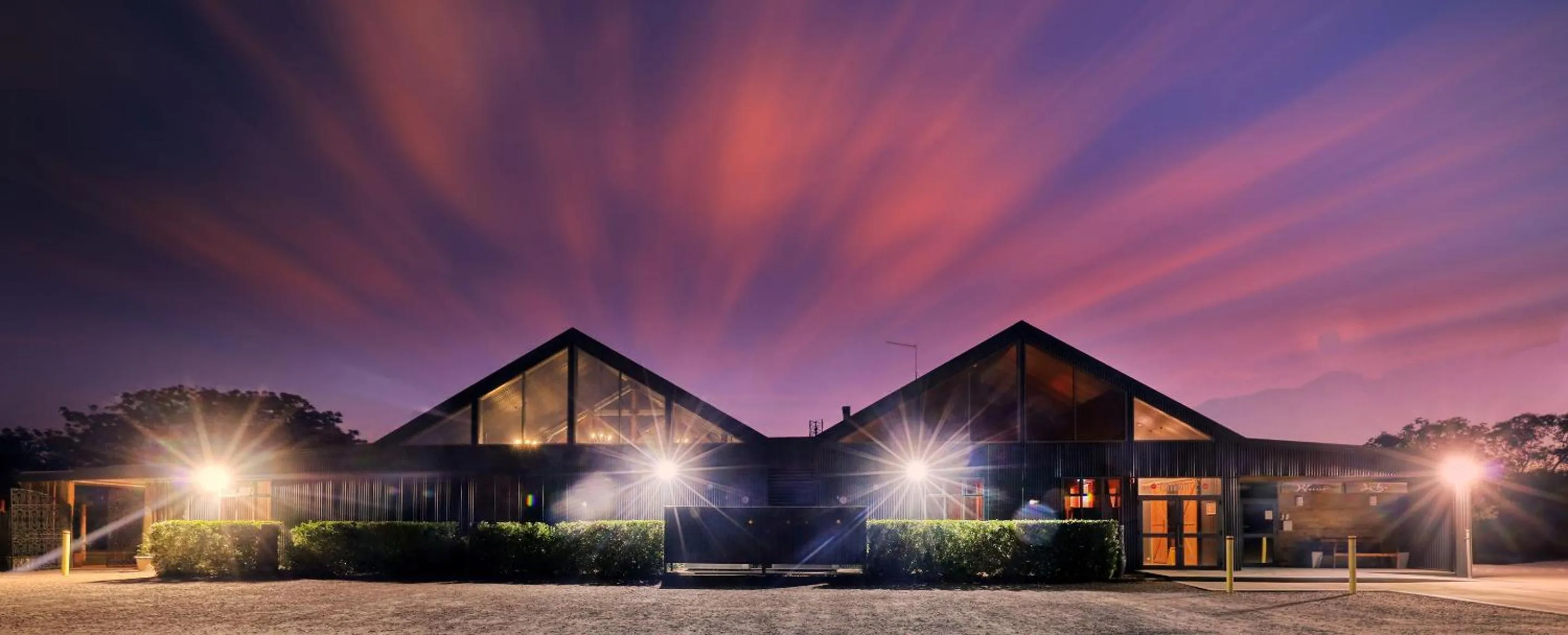 Property building in Dubbo Rhino Lodge