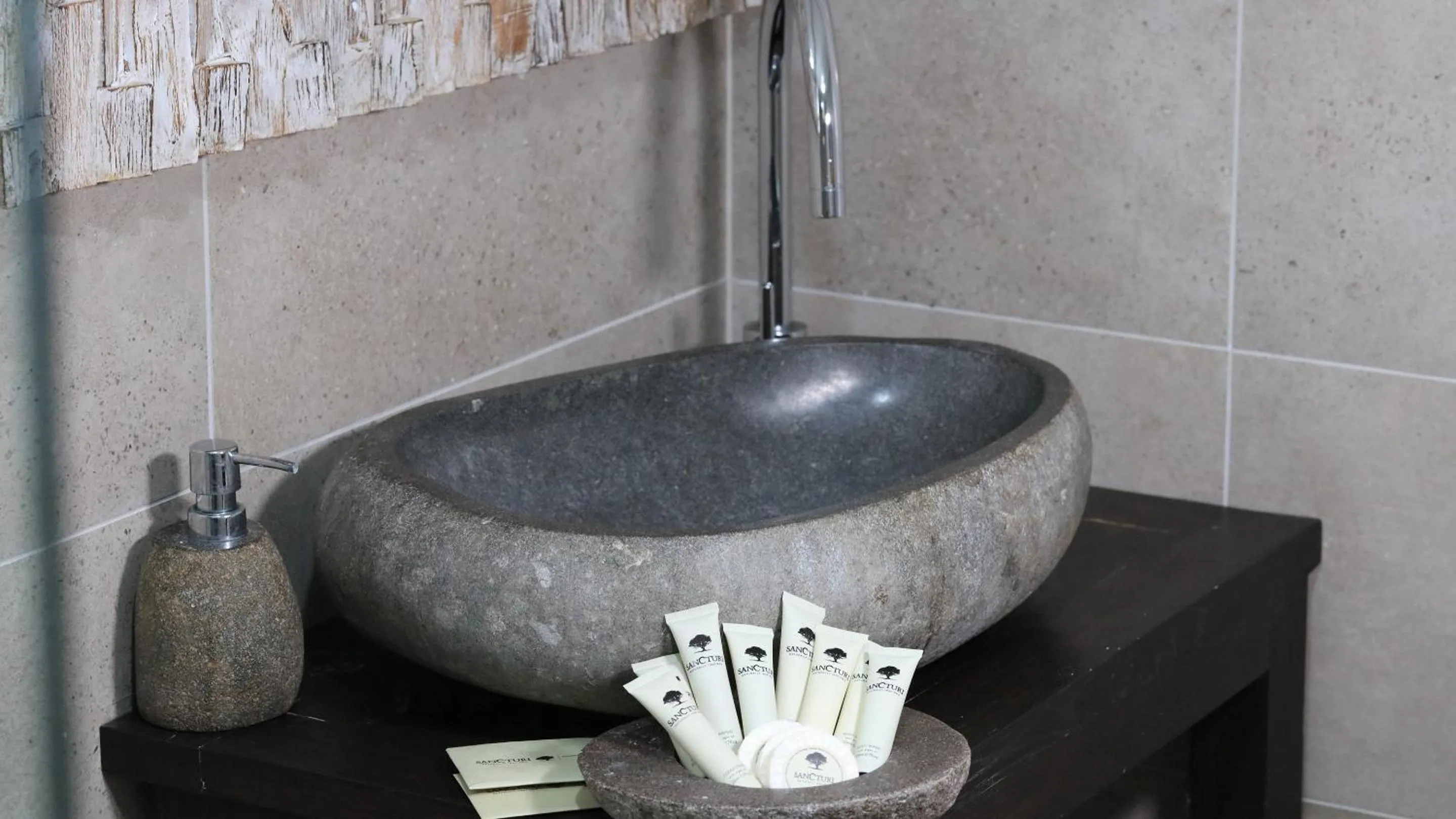 Bathroom in Dubbo Rhino Lodge