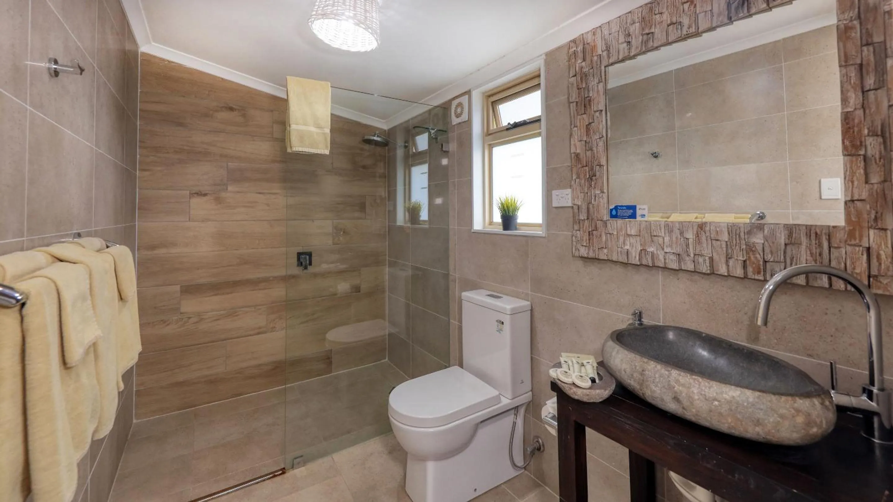 towels in Dubbo Rhino Lodge