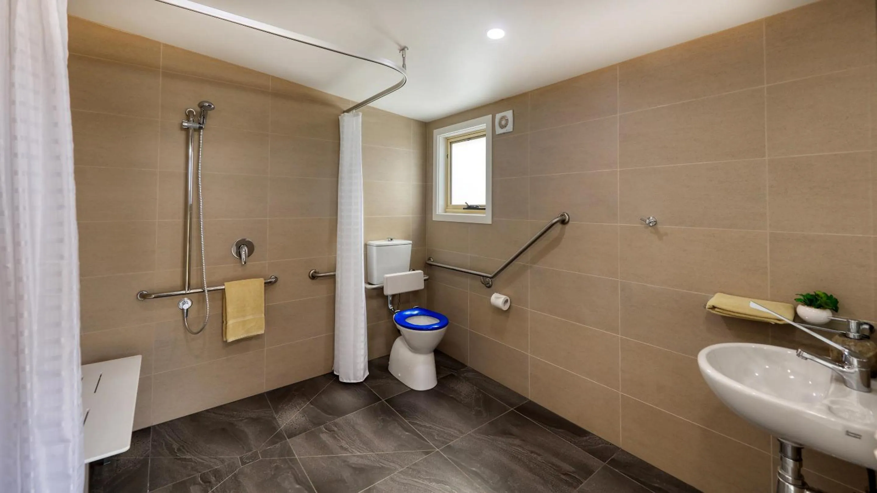 Facility for disabled guests in Dubbo Rhino Lodge