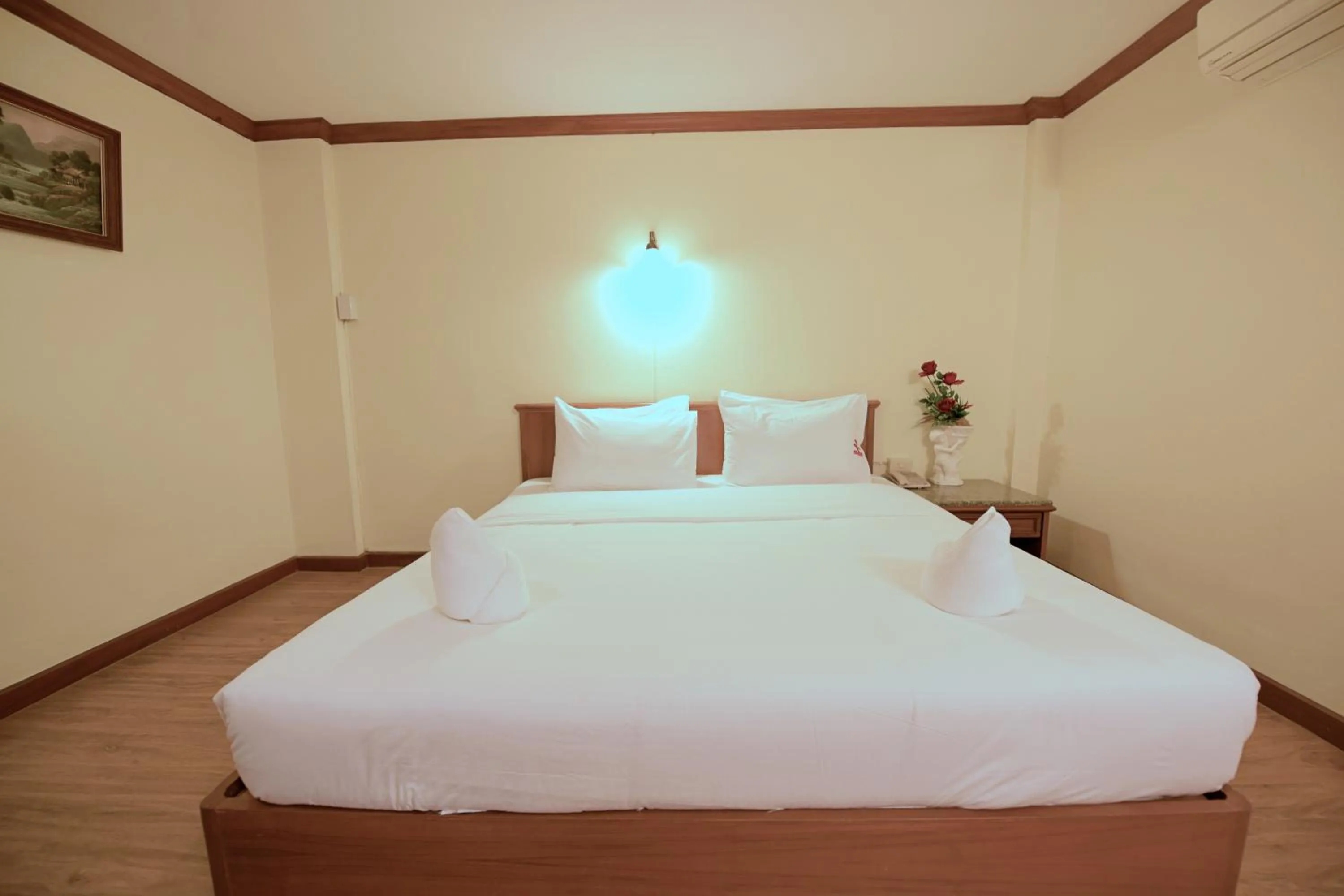 Bed in Hua Lin Inn
