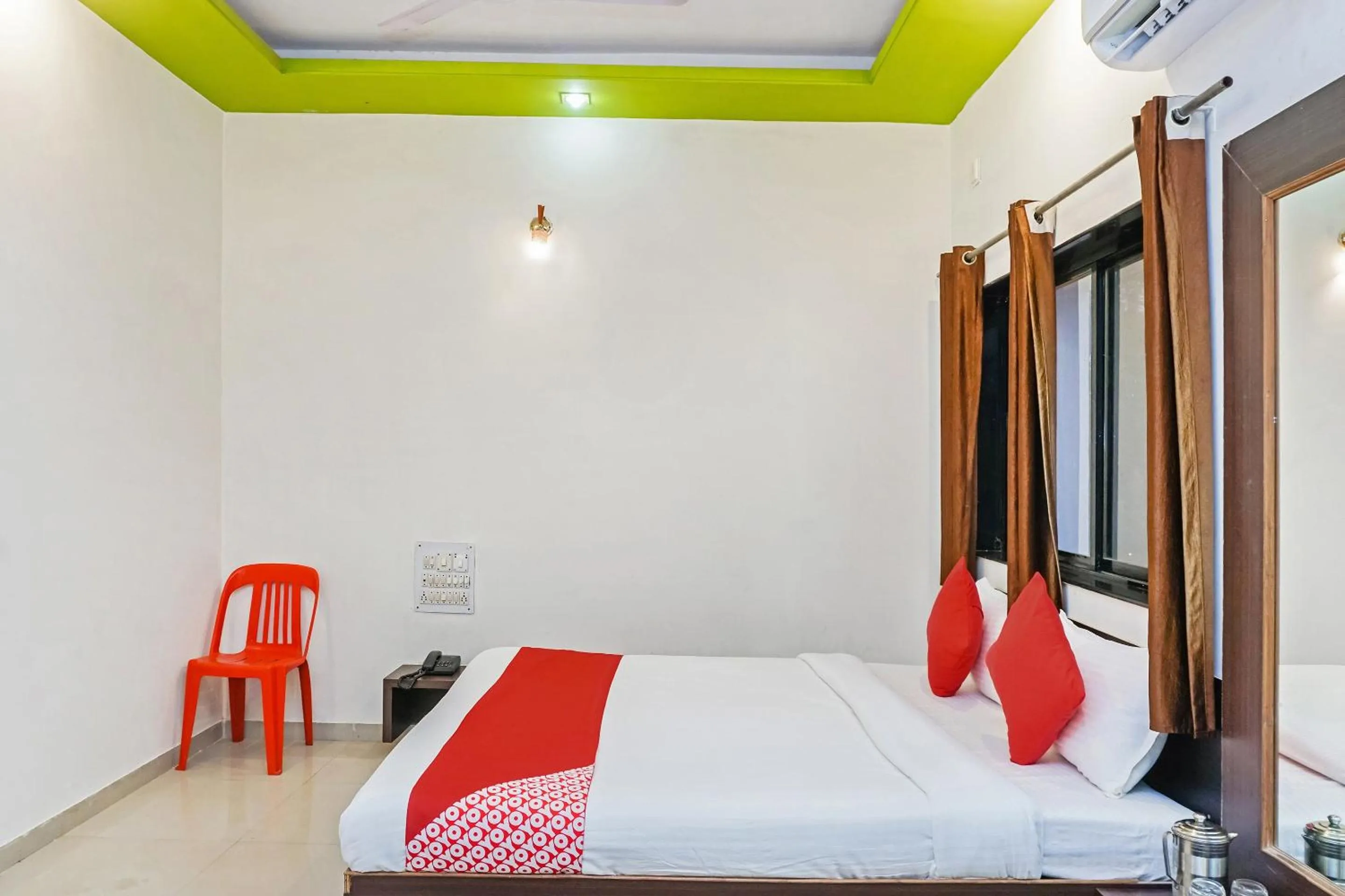 Bathroom in Hotel O Shirdi Sai Inn