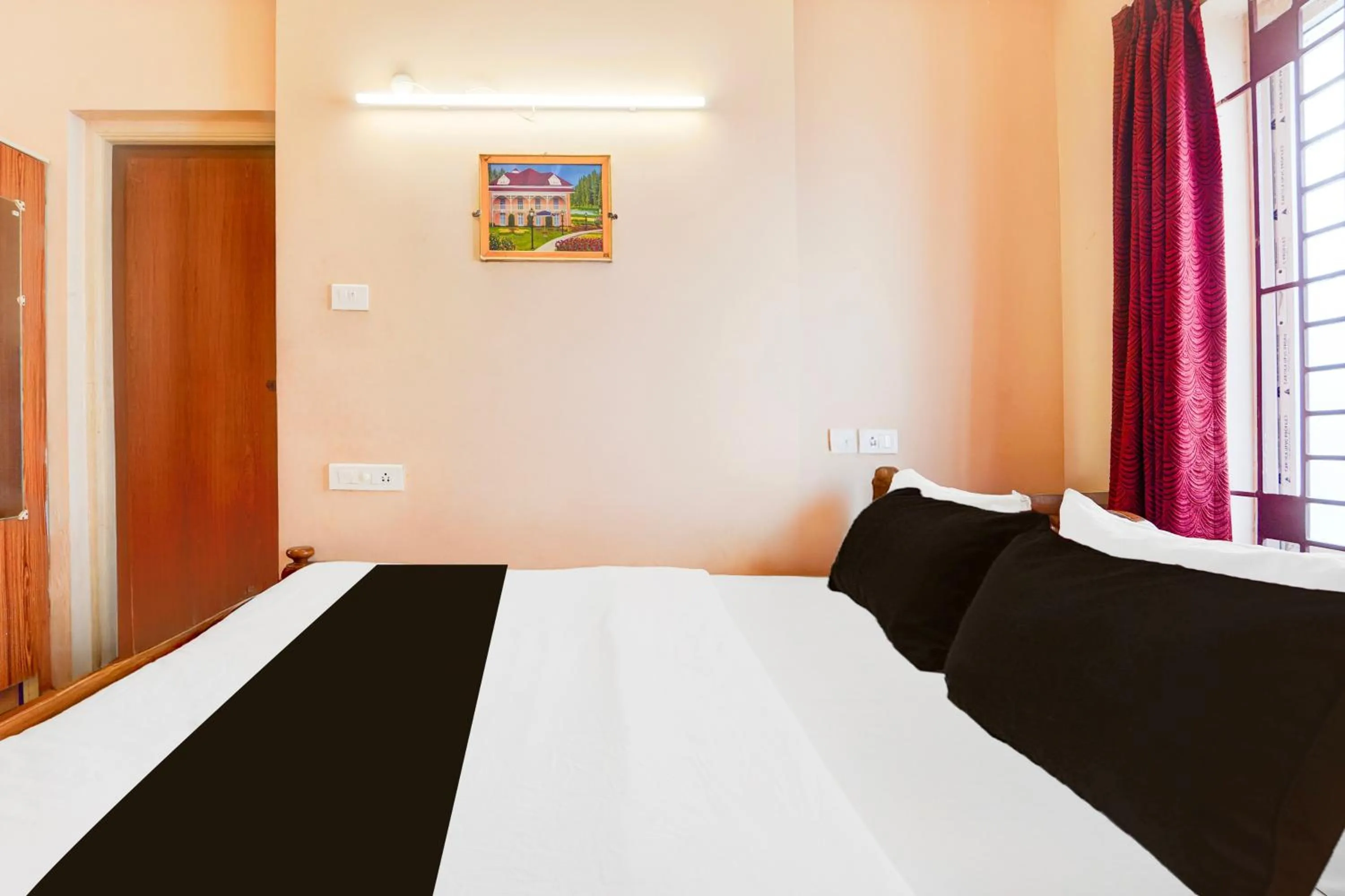 Bedroom, Bed in Super Hotel O Anna Nagar Madurai