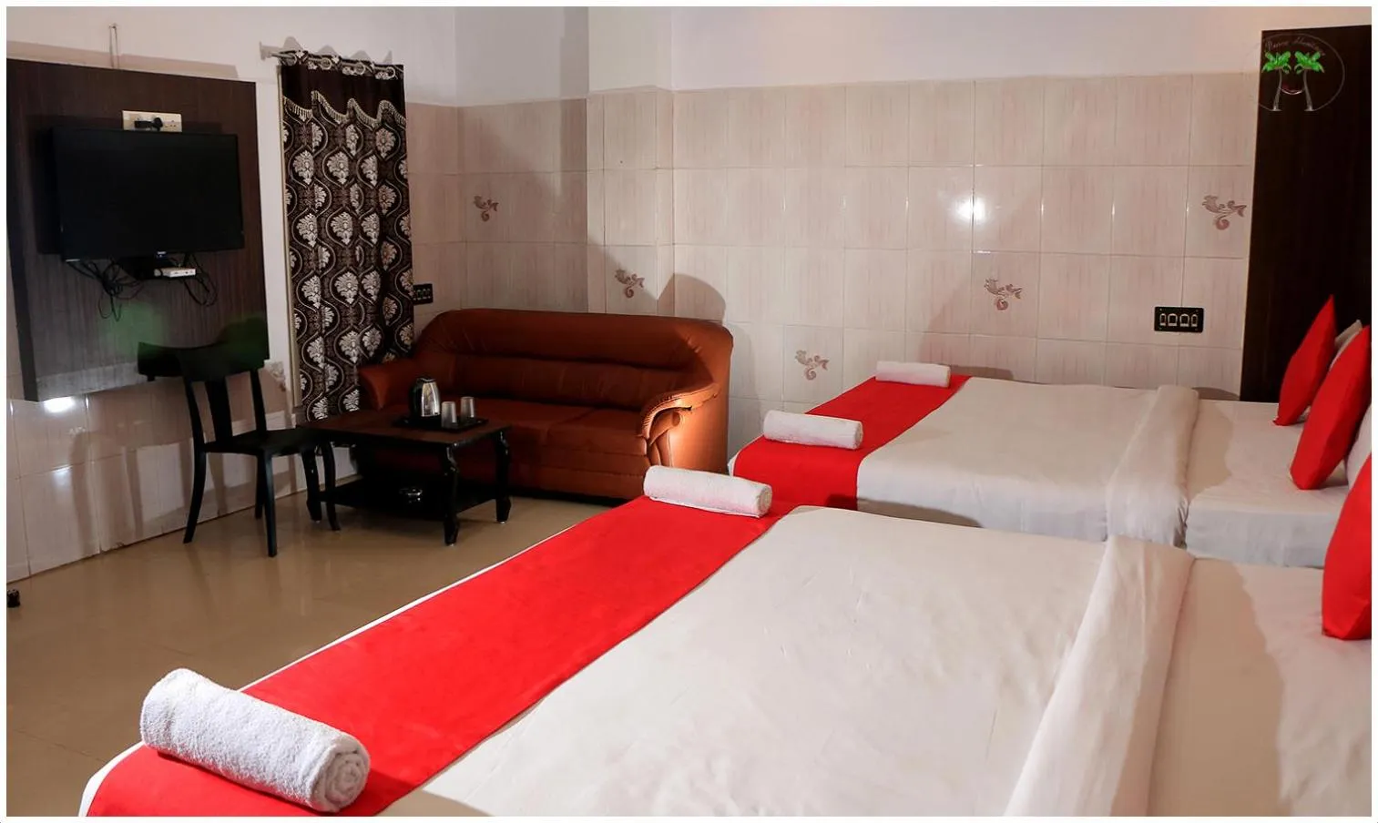 Photo of the whole room in Peace Residency